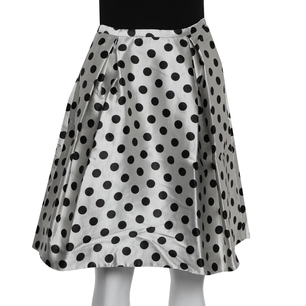 Pre-owned Carolina Herrera Ch  Monochrome Polka Dot Satin Box Pleated Short Skirt Xs In Silver