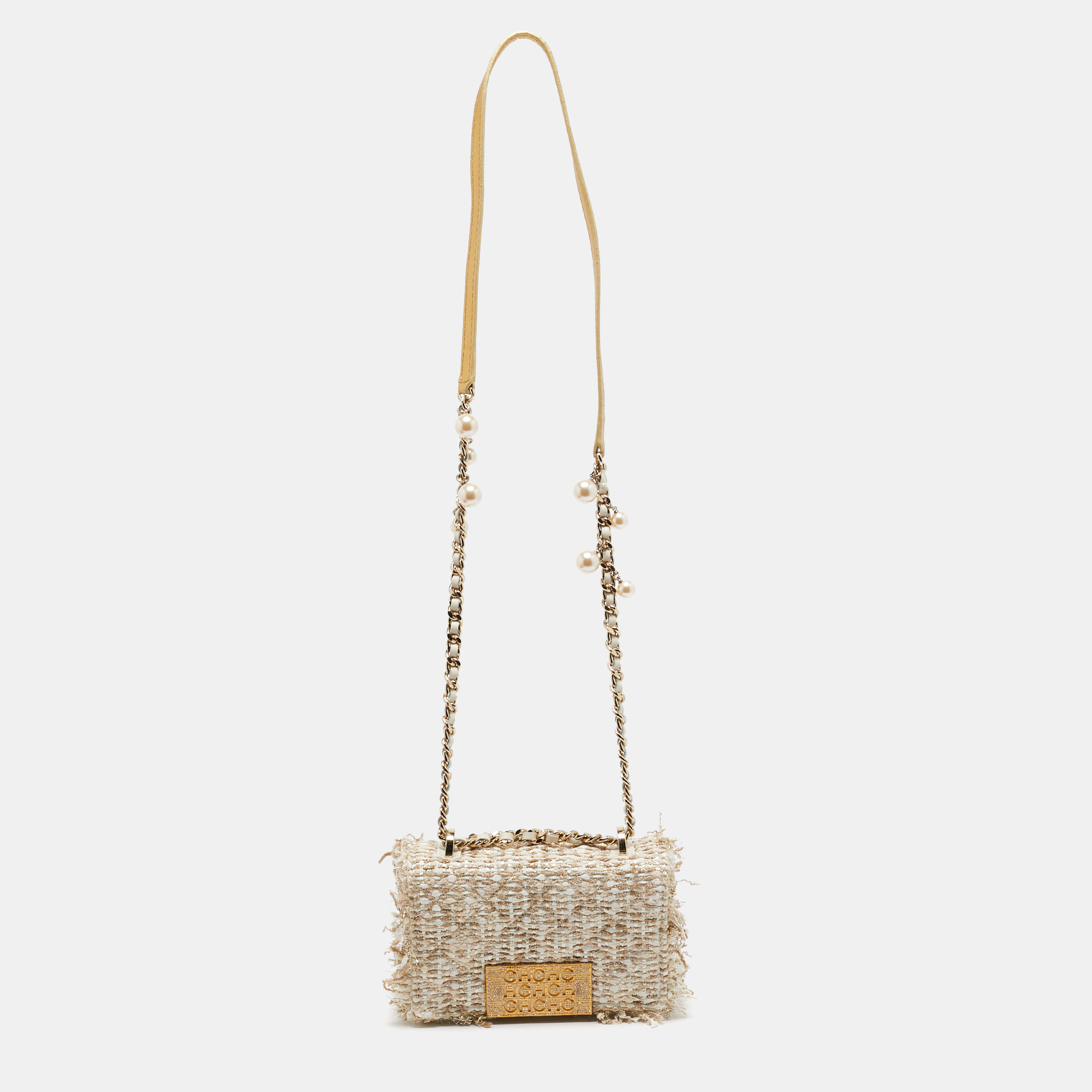 

Carolina Herrera Gold/White Woven Fabric and Crystals Logo Flap Shoulder Bag