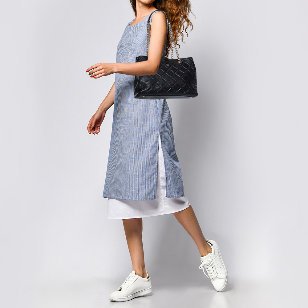 

Carolina Herrera Black Quilted Leather Chain Tote
