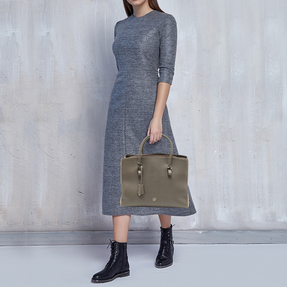 

Carolina Herrera Grey/Beige Leather Middle Zip Tote