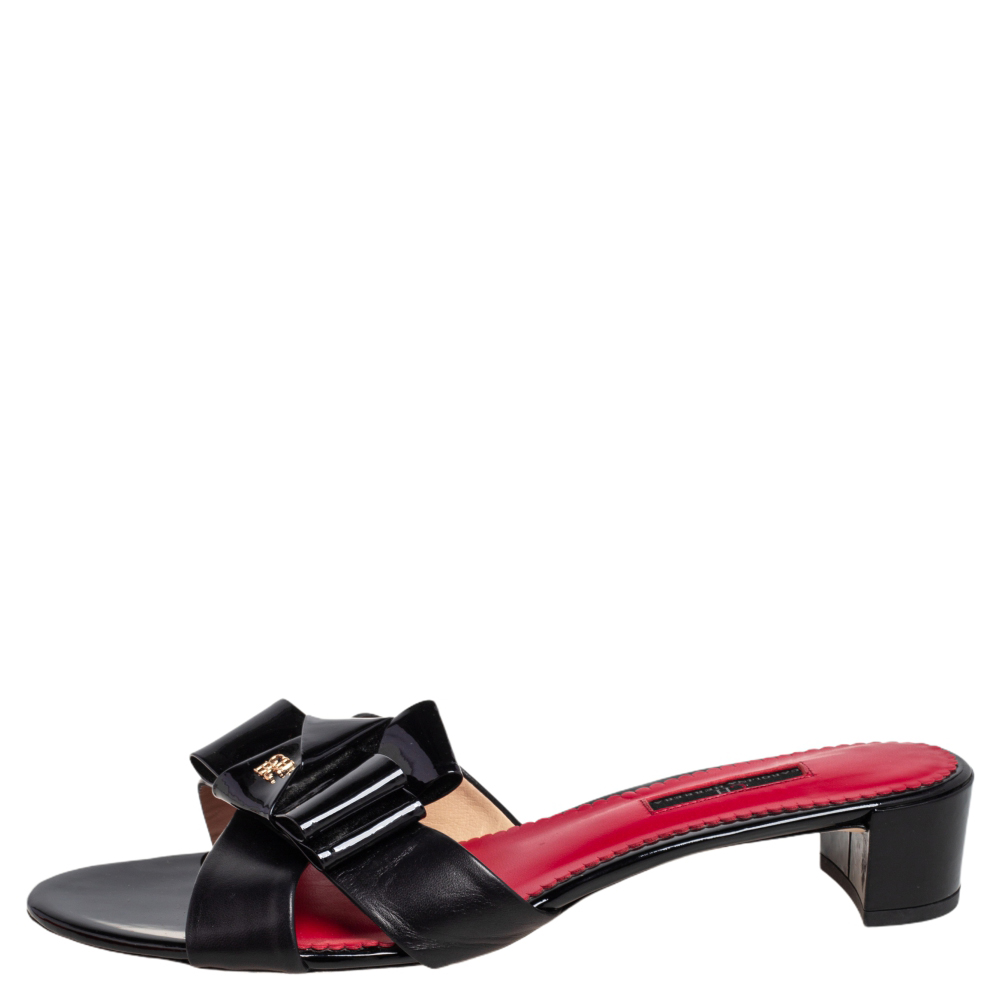 

Carolina Herrera Black Patent Leather and Leather Knotted Block Heel Slide Sandals Size