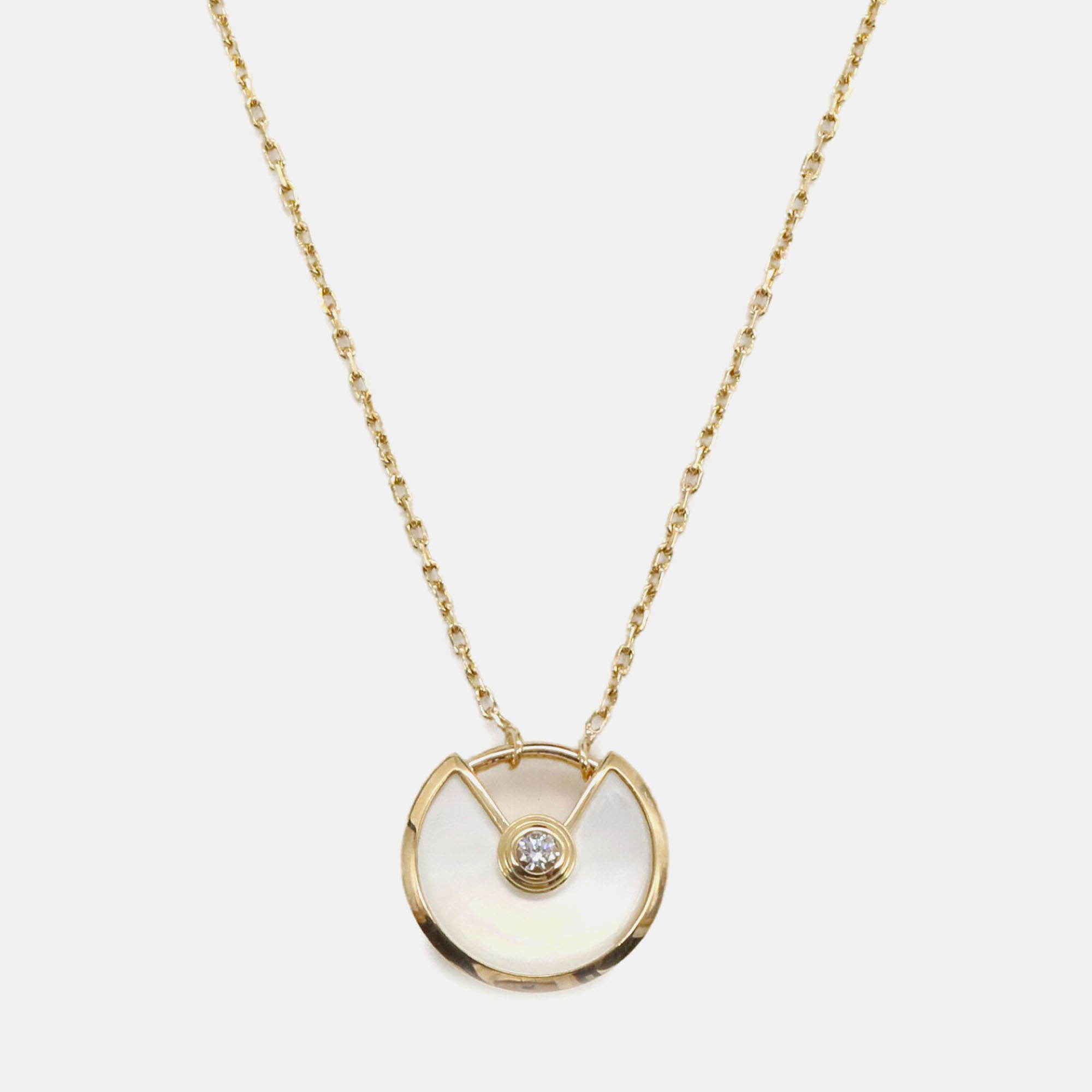 

Cartier 18K Yellow Gold & Mother of Pearl Diamond Mother of Pearl Amulette de Necklace