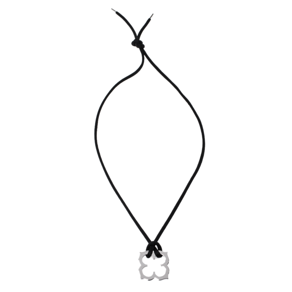 

Cartier Trèfle Gothique 18K White Gold Pendant