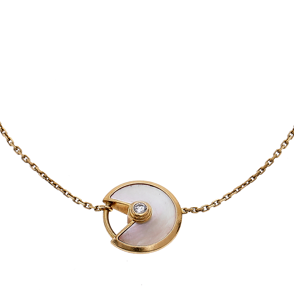 

Cartier Amulette de Cartier Mother of Pearl Diamond 18k Yellow Gold Bracelet