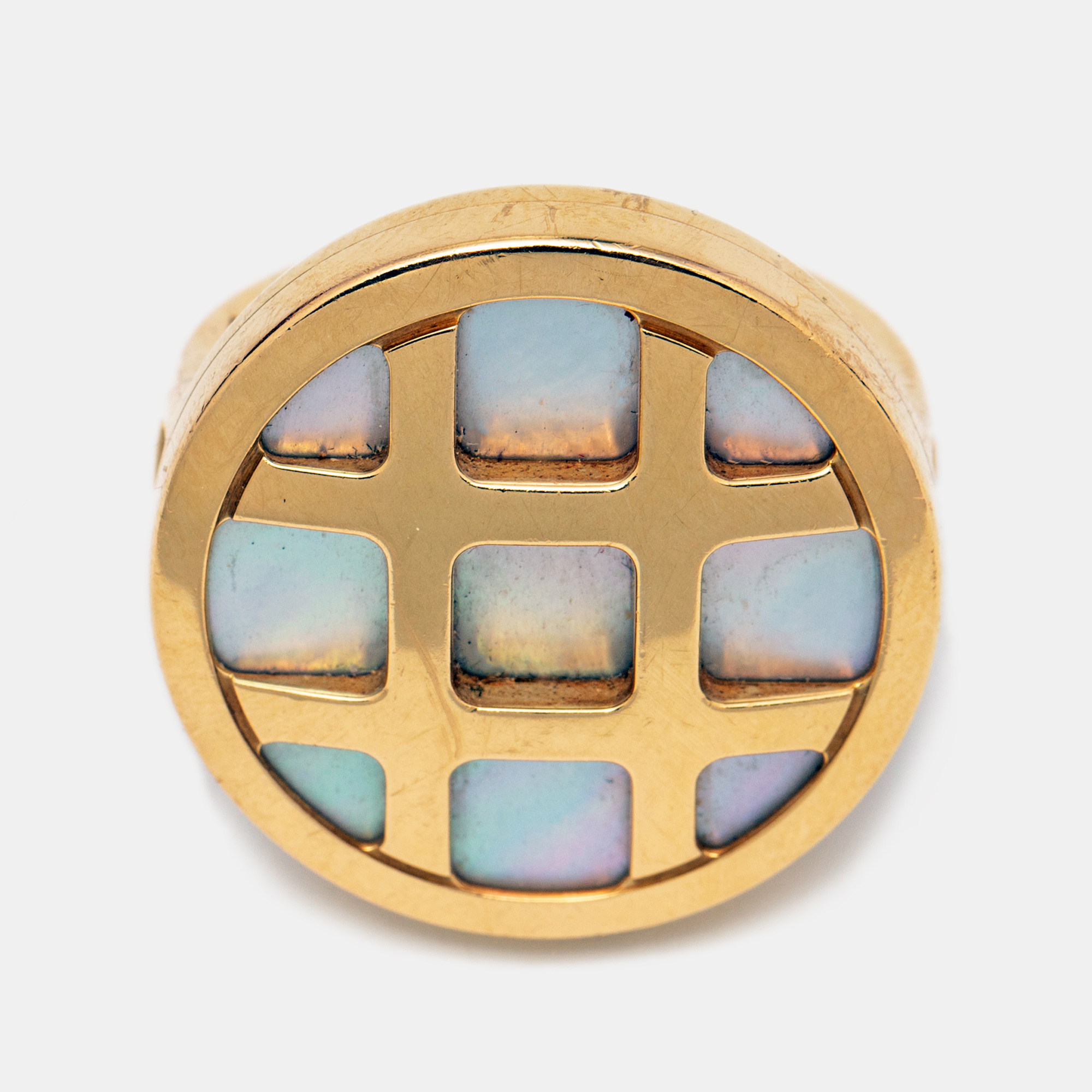 

Cartier Pasha de Cartier Mother of Pearl 18k Yellow Gold Ring Size