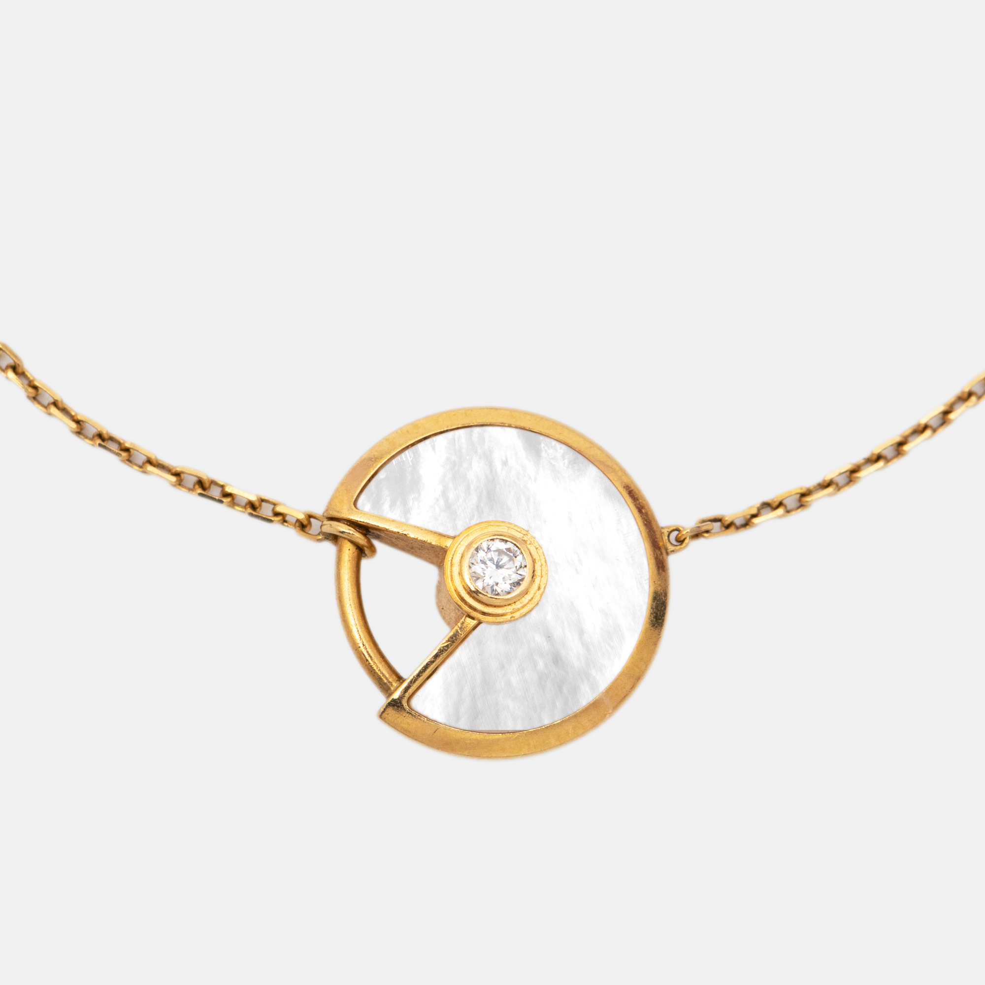 

Cartier Amulette De Cartier Mother of Pearl Diamond 18k Yellow Gold  Model Bracelet