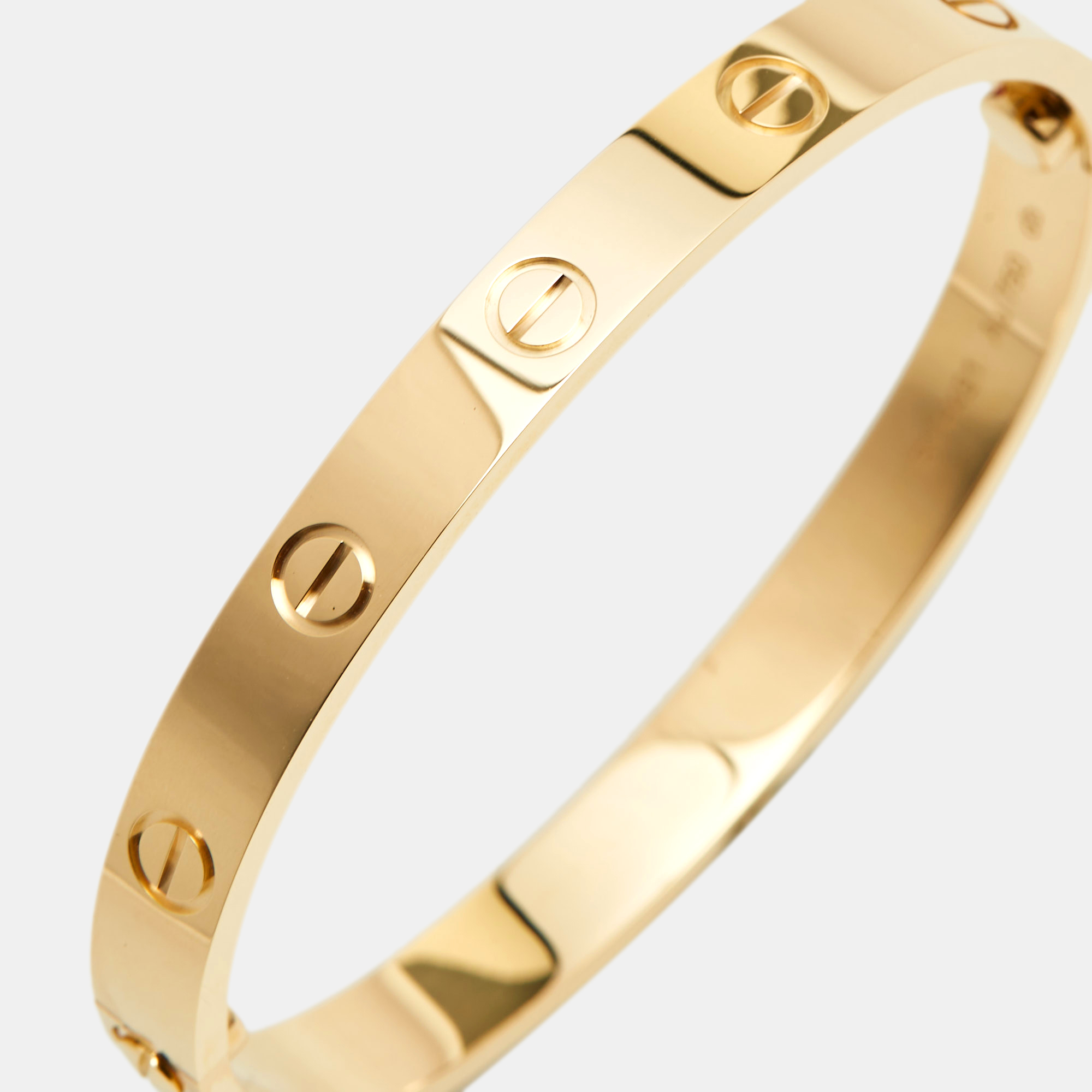 

Cartier Love 18k Yellow Gold Bracelet 16