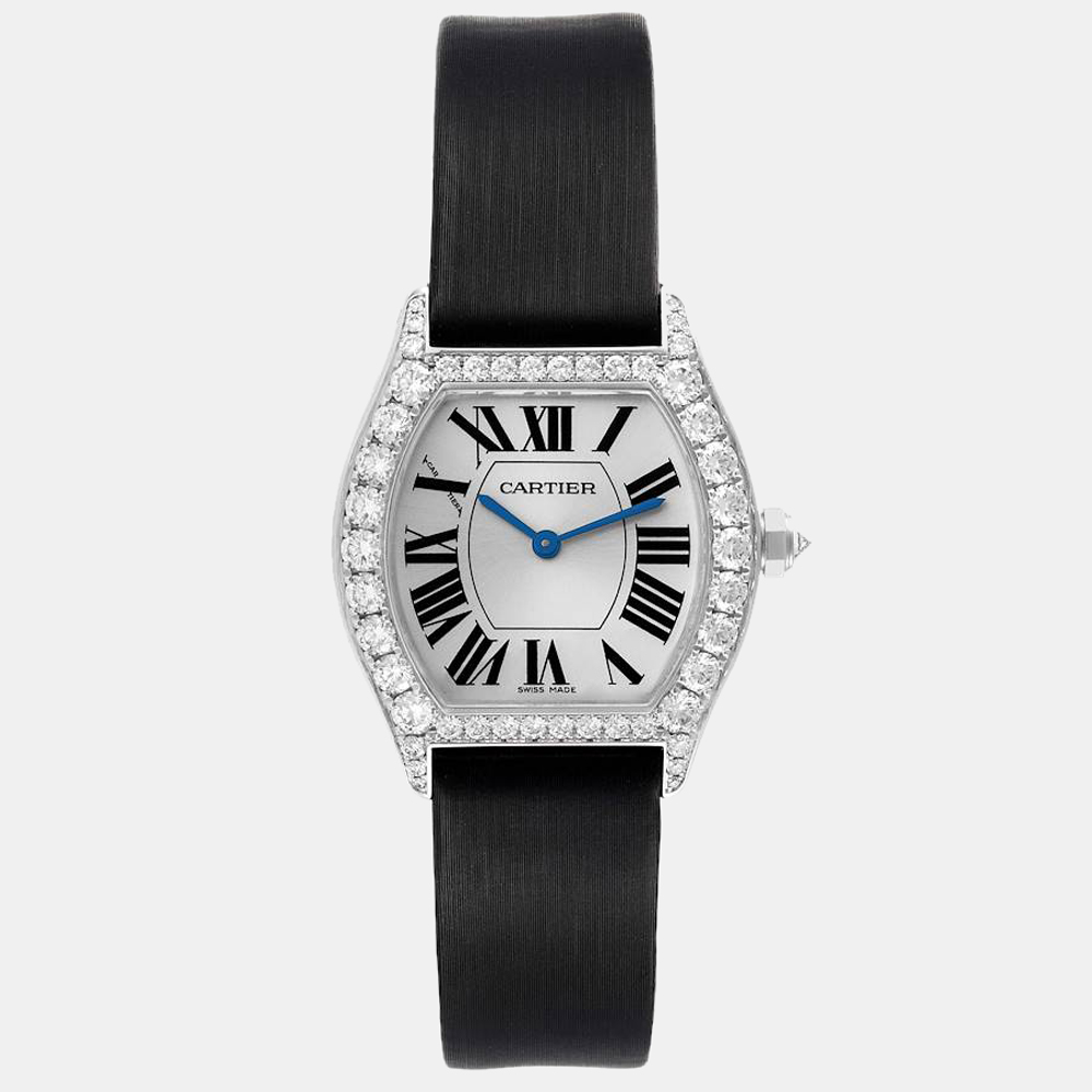 Incorporate Cartiers luxurious style to your ensemble with this exquisite wristwatch. It exhibits the brands dedication to timeless allure and its expertise in the art of watchmaking. This authentic Cartier watch will add a touch of effortless style and elegance to your personality. Add this to your collection today