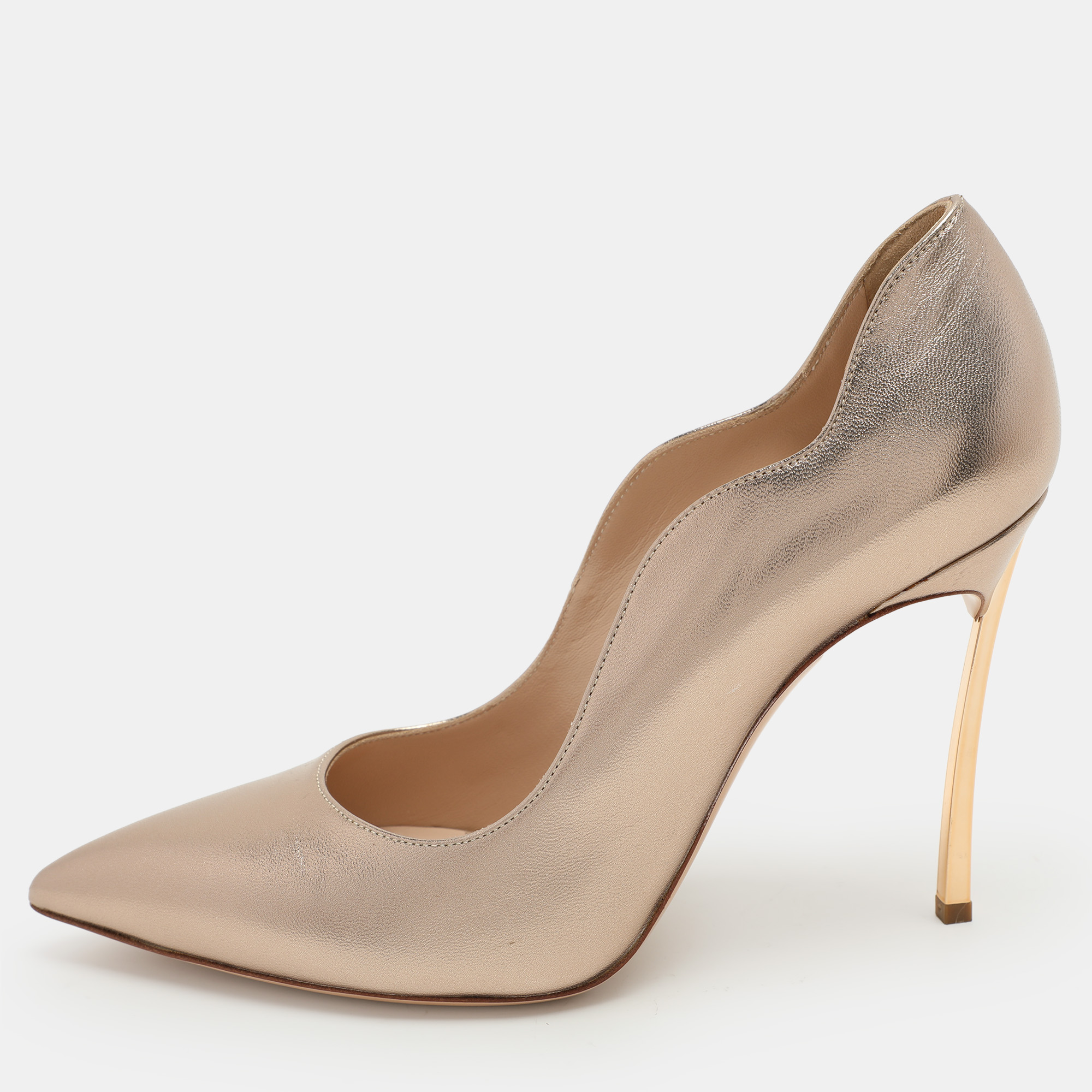 

Casadei Metallic Rose Gold Leather Pointed Toe Pumps Size