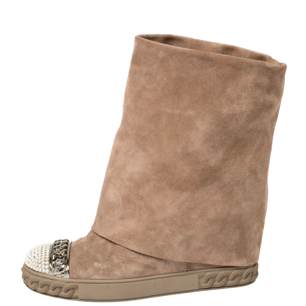 

Casadei Beige Suede Pearl And Chain Cap Toe Fold-over Wedge Boots Size