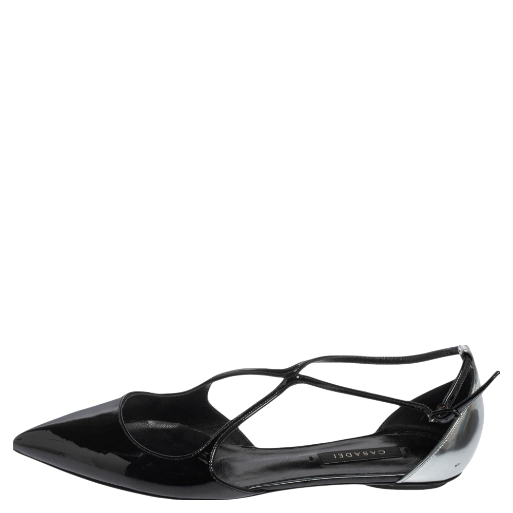 

Casadei Black Leather And Patent Pointed Toe Ballet Flats Size