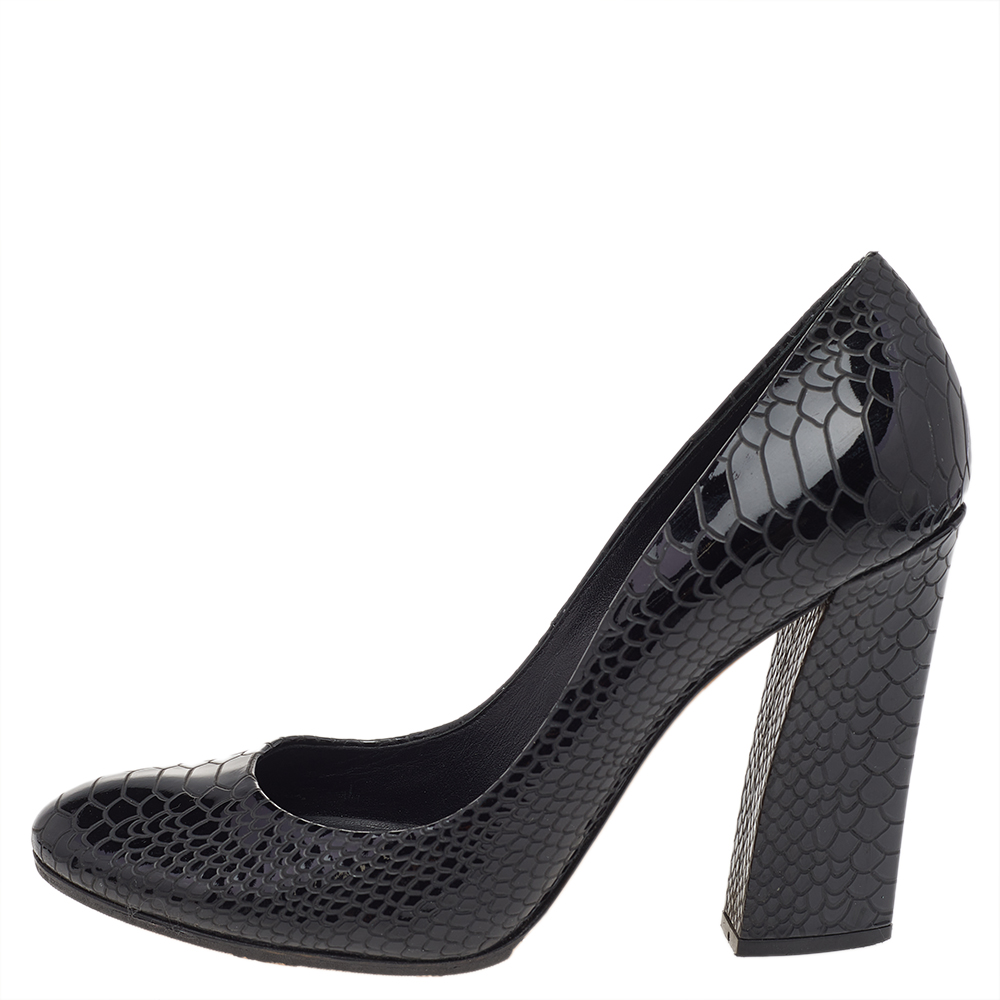 

Casadei Black Python Embossed Leather Round Toe Pumps Size