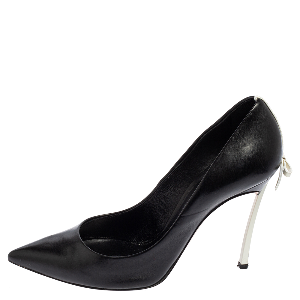 

Casadei Black Leather Blade Bow Pumps Size