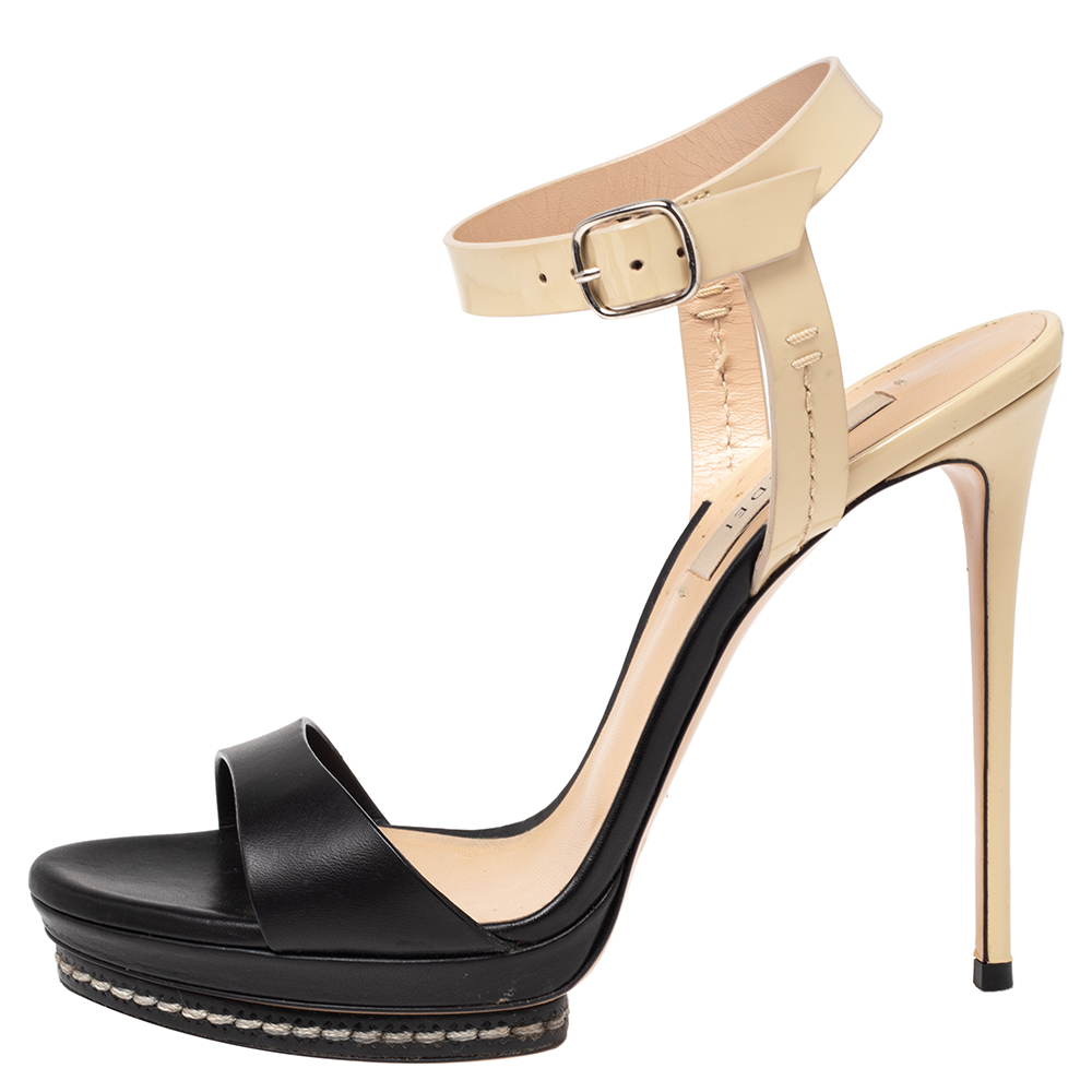 

Casadei Black/Cream Patent And Leather Ankle Strap Platform Sandals Size