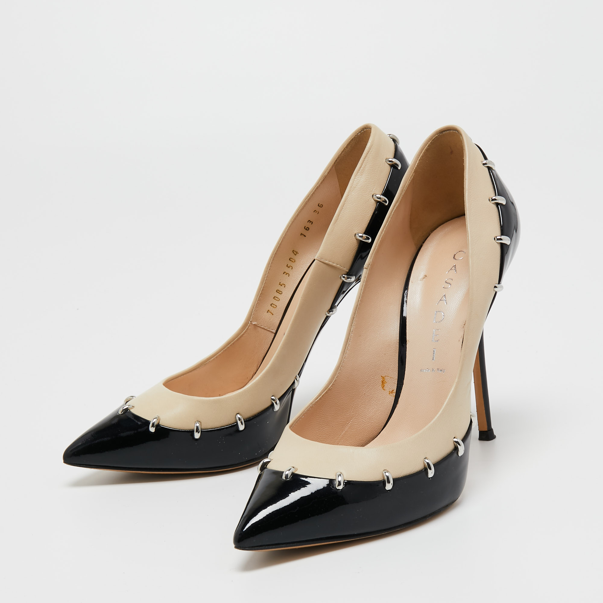 

Casadei Beige/Black Patent and Leather Blade Pumps Size