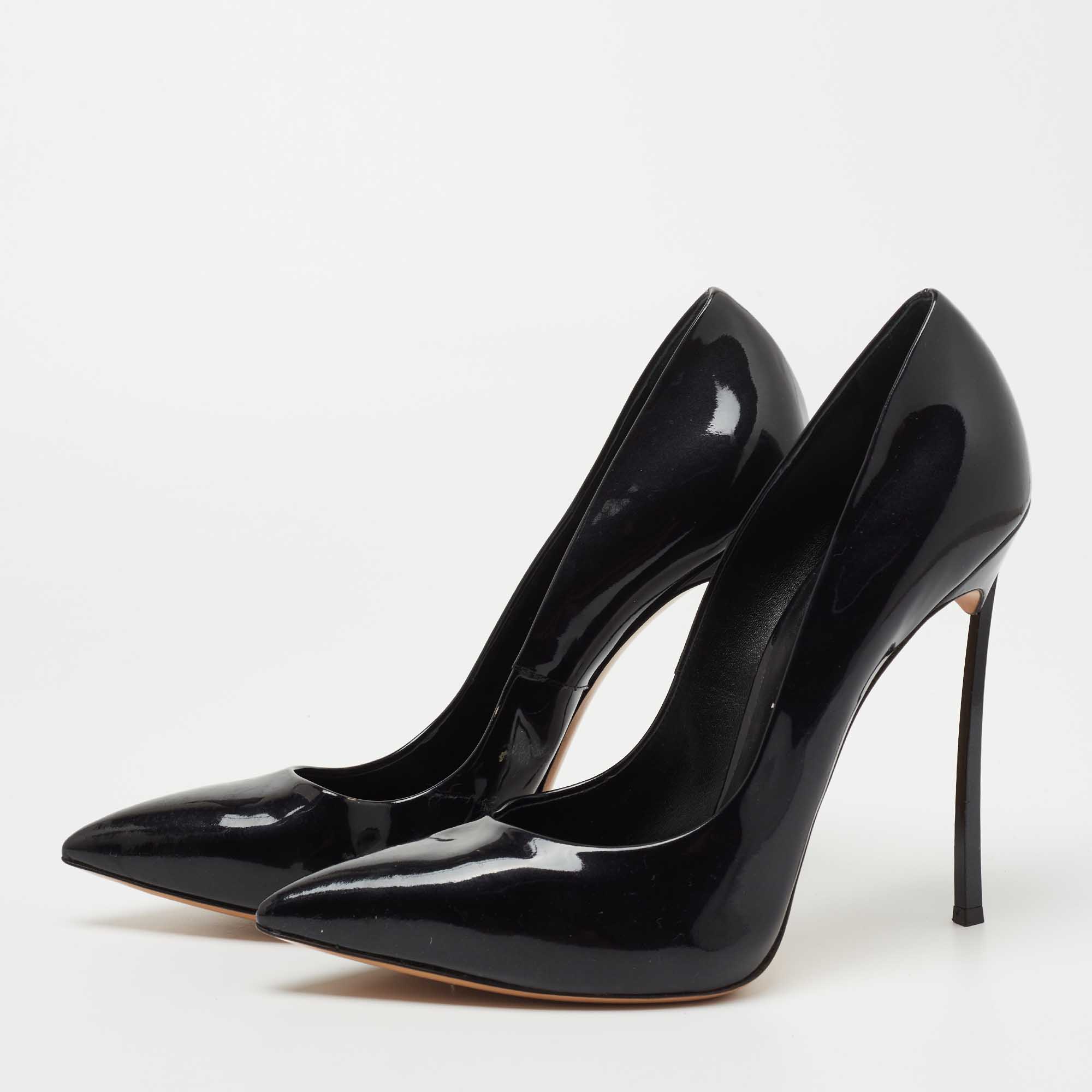 

Casadei Black Patent Leather Blade Pumps Size