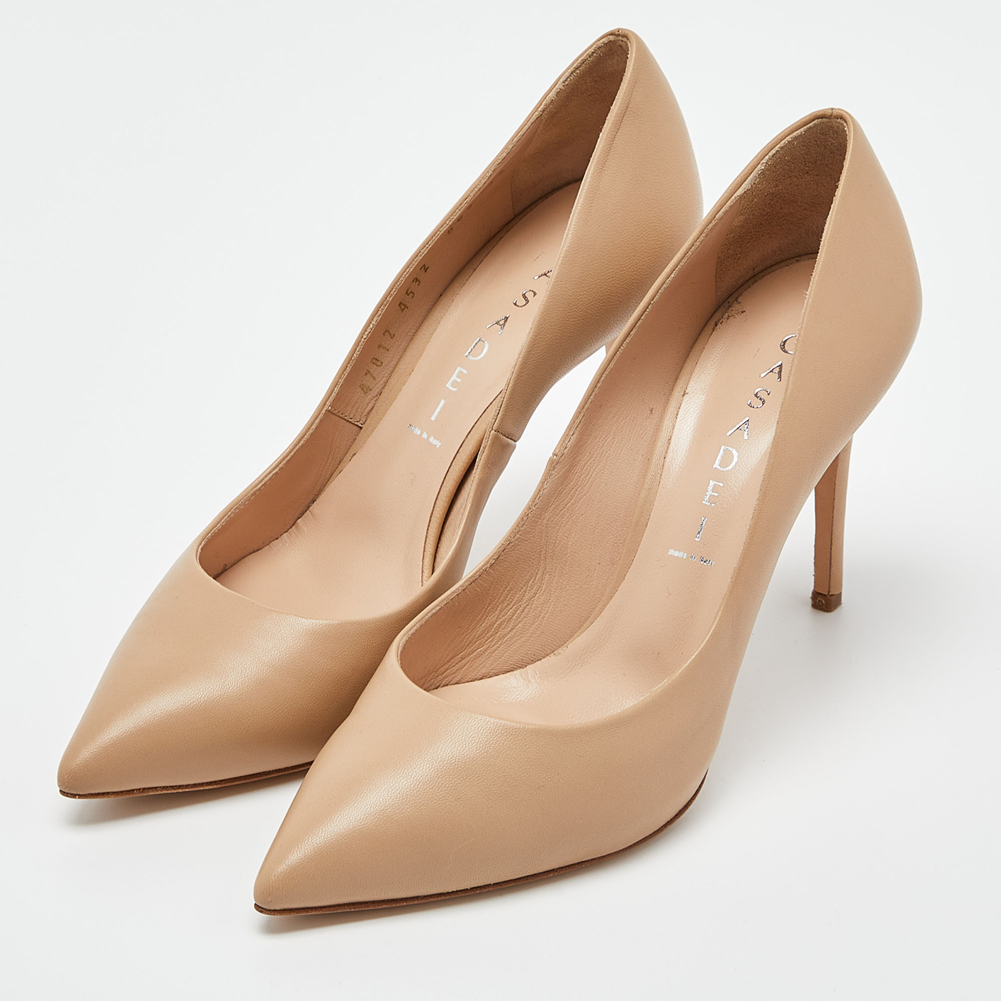 

Casadei Beige Leather Pointed Toe Pumps Size