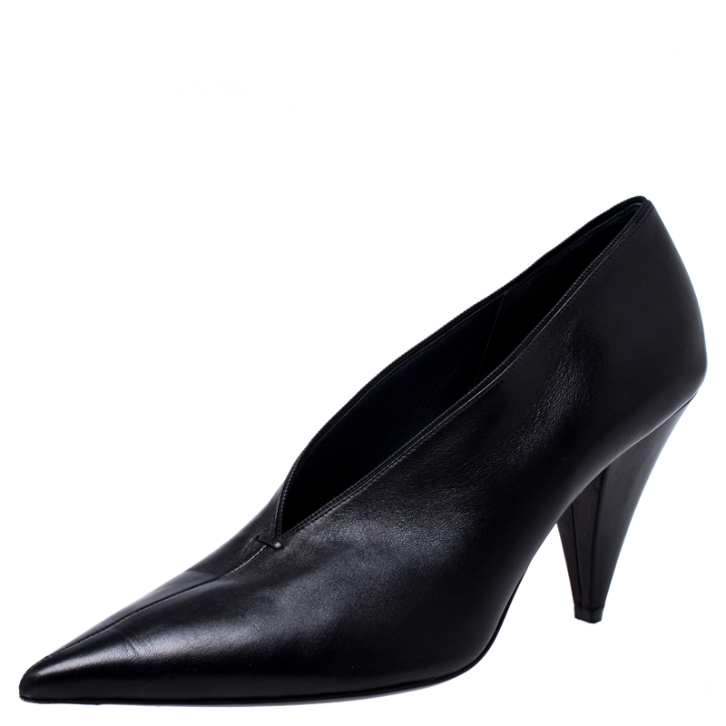 Pre Owned حذاء كعب عالي سيلين حرف V مقدمة مدببة جلد أسود مقاس 39.5