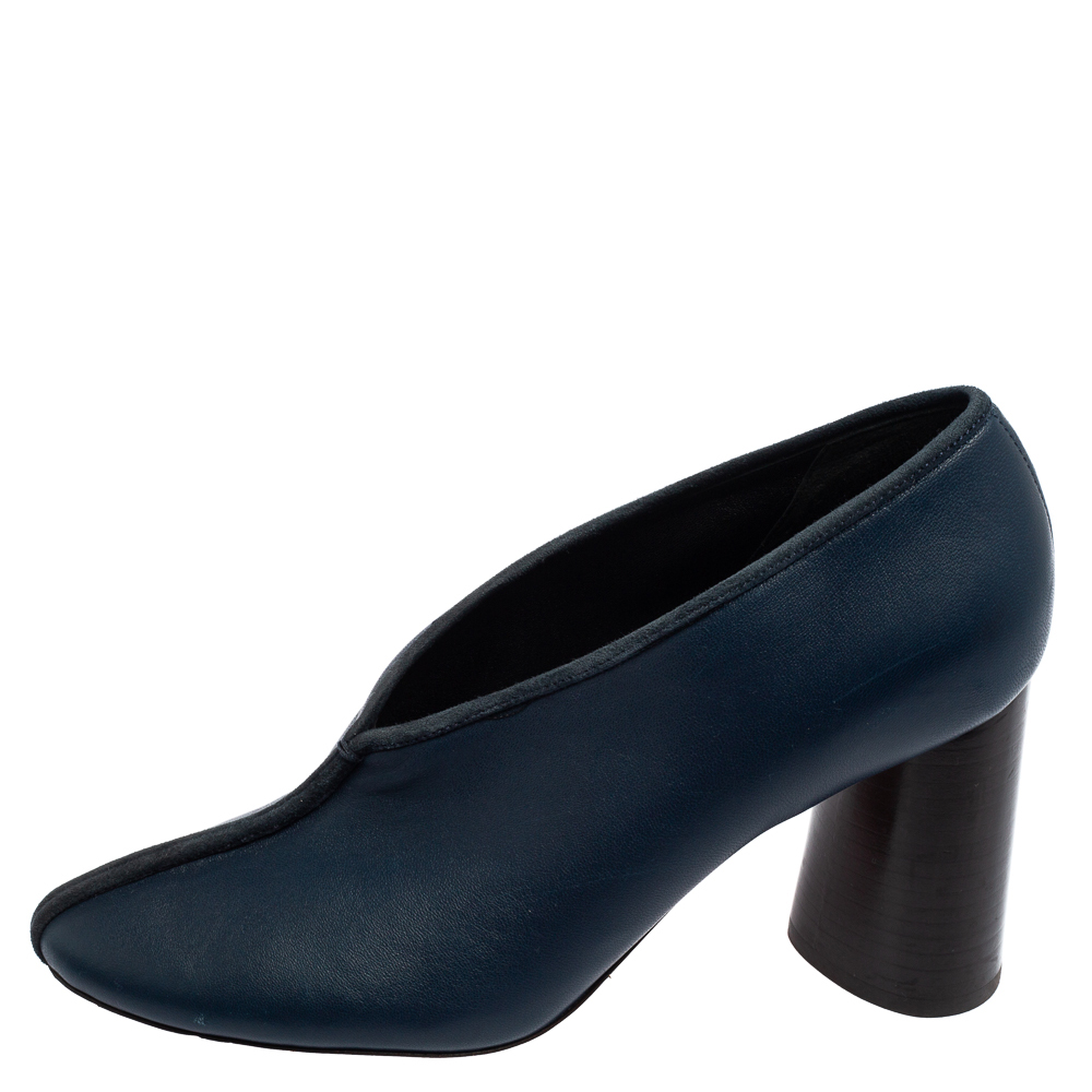 

Celine Navy Blue Leather V Neck Block Heel Pumps Size