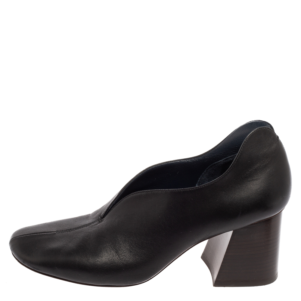 

Celine Black Leather V-Neck Block Heel Pumps Size