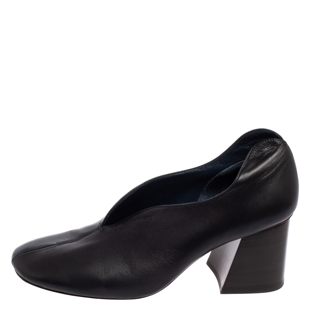

Celine Black Leather V-Neck Block Heel Pumps Size