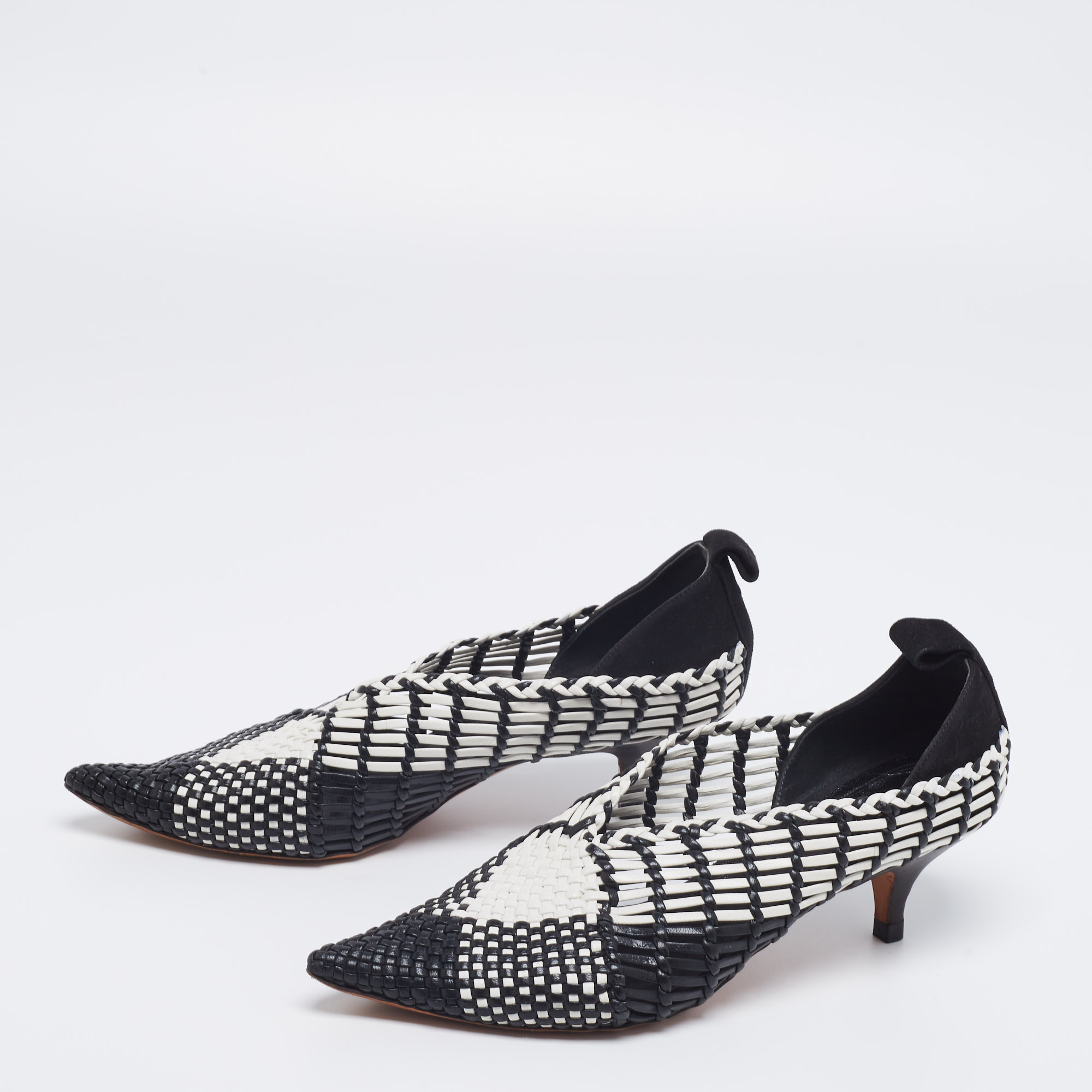 

Celine Black/White Woven Leather And Suede V Neck Pointed Toe Pumps Size