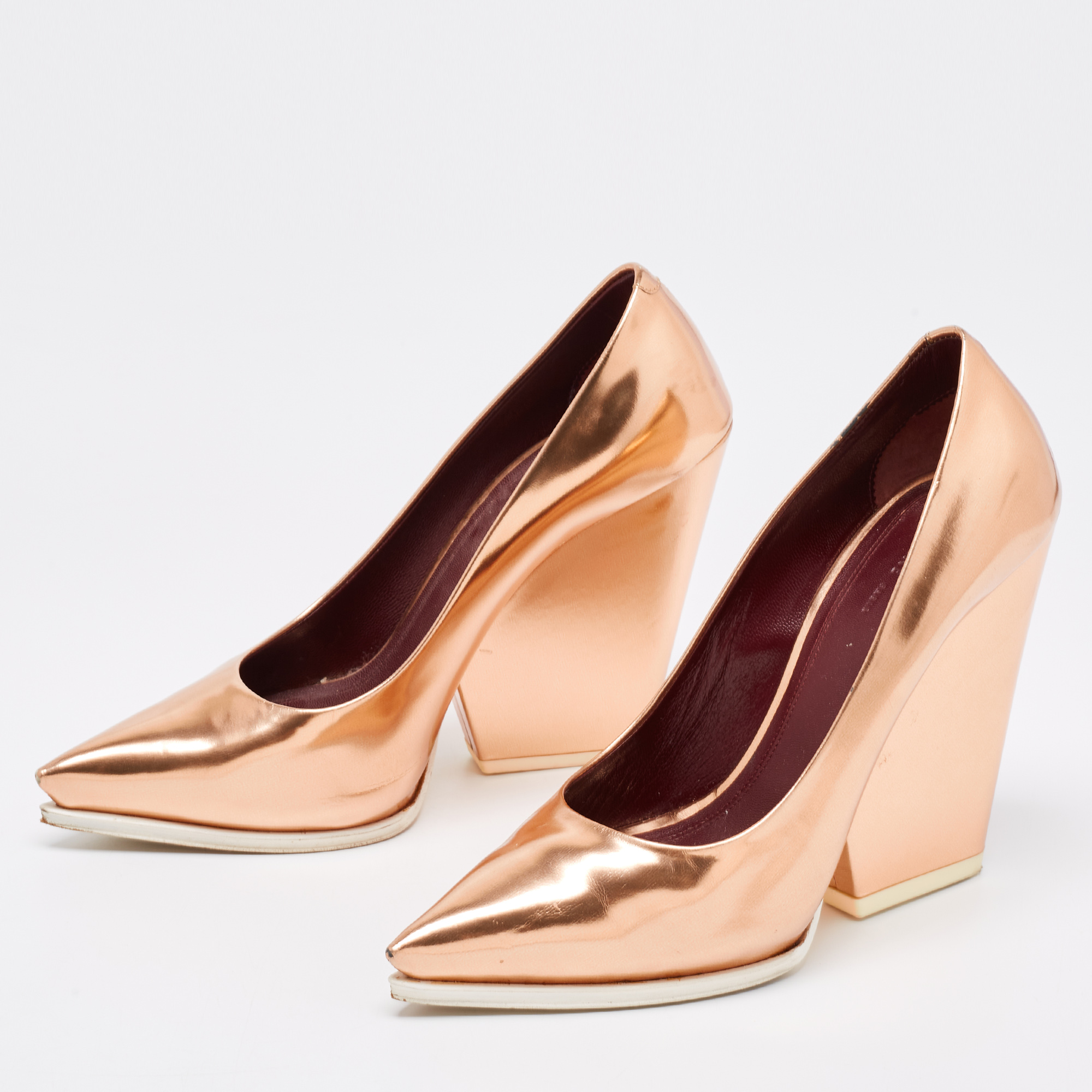 

Celine Gold Leather Pointed Toe Block Heel Pumps Size