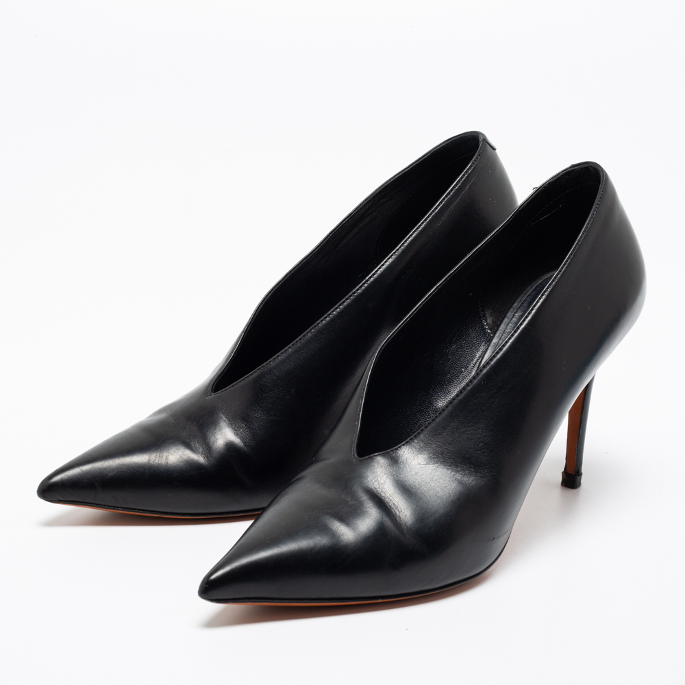

Celine Black Leather V Neck Pumps Size