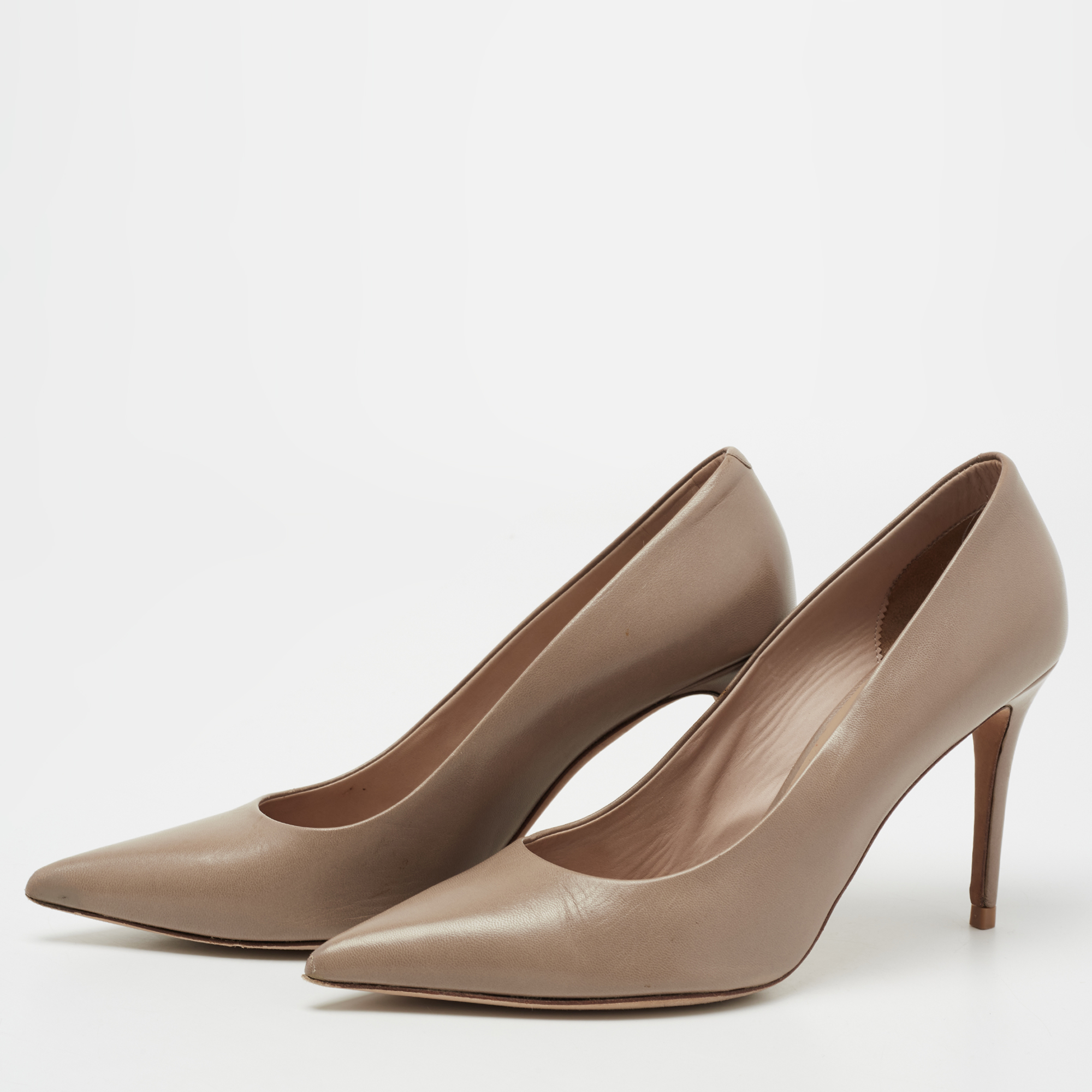 

Celine Beige Leather Pointed-Toe Pumps Size