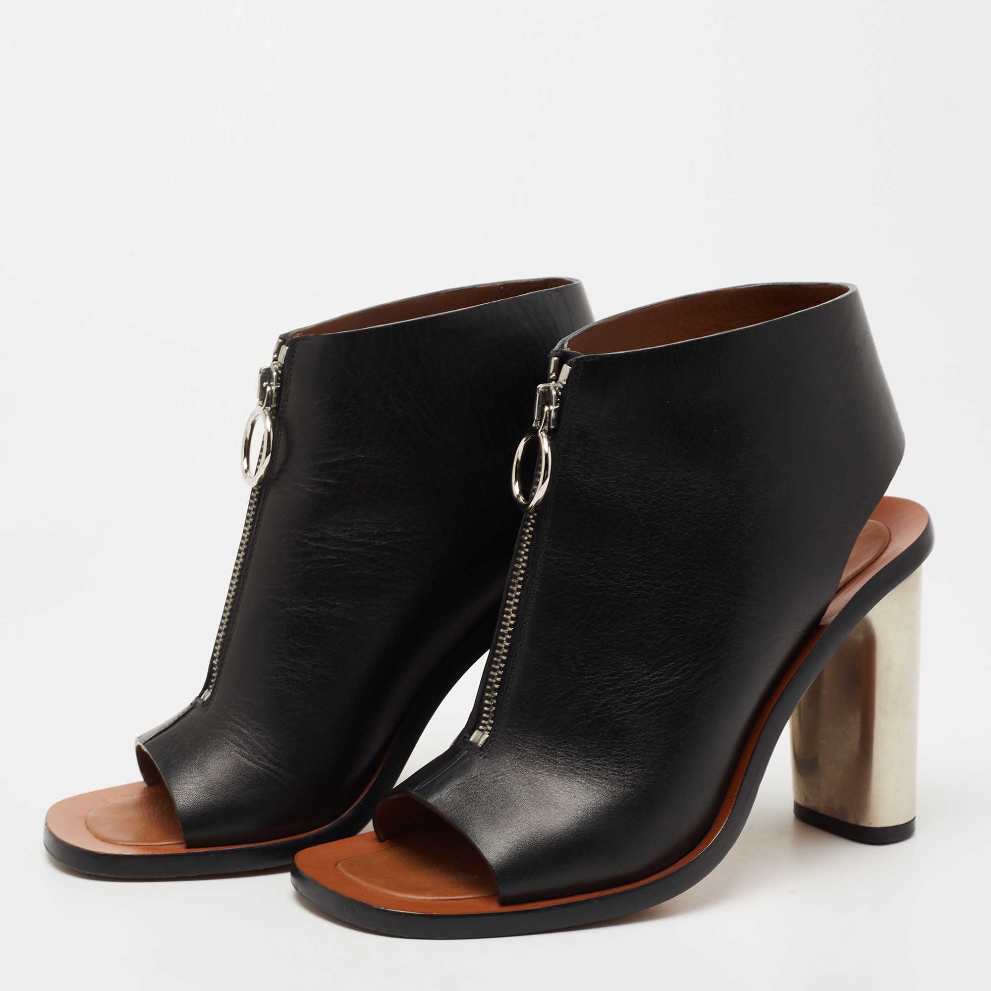 

Celine Black Leather Bam Spartan Sandals Size