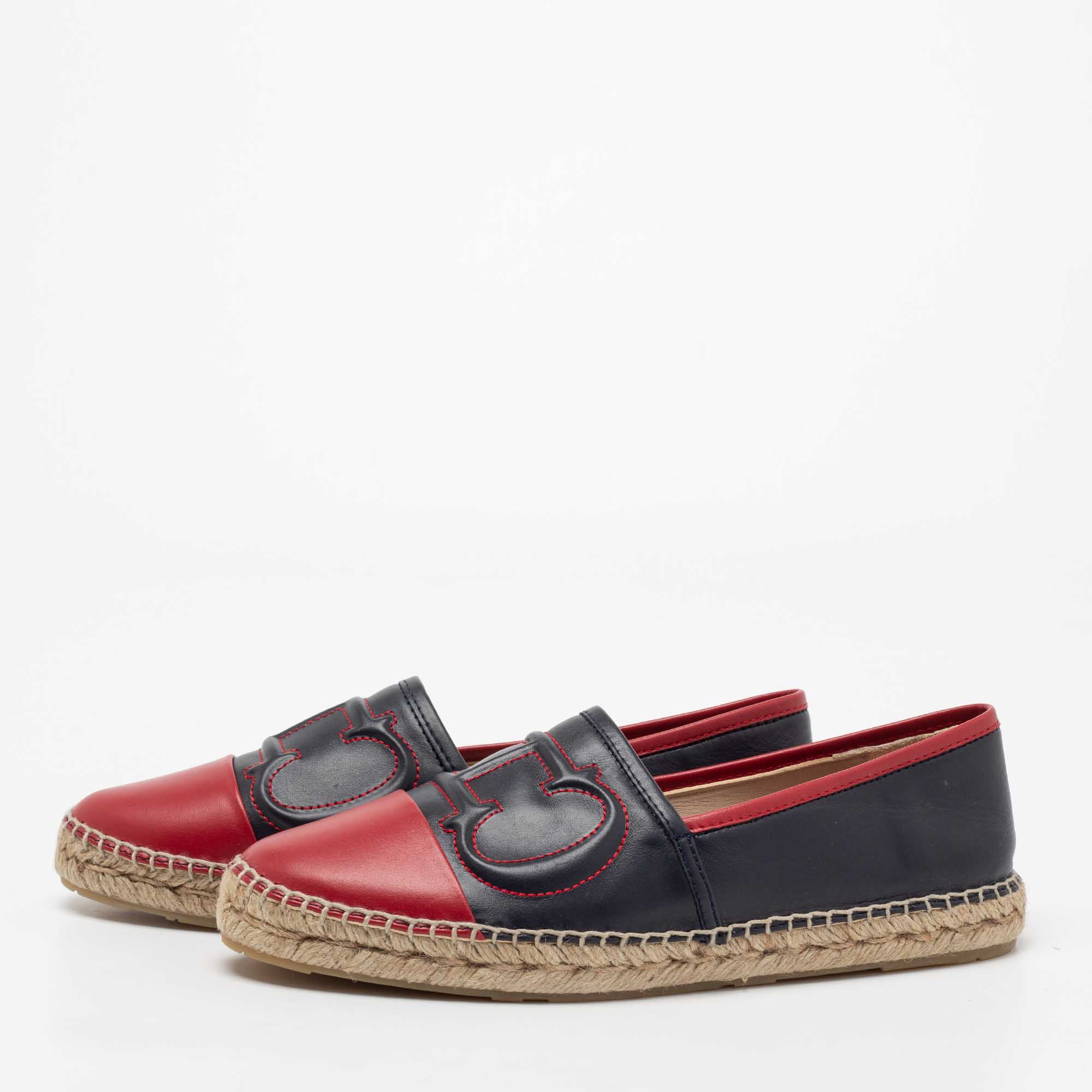 

CH Carolina Herrera Blue/Red Leather Espadrilles Flats Size