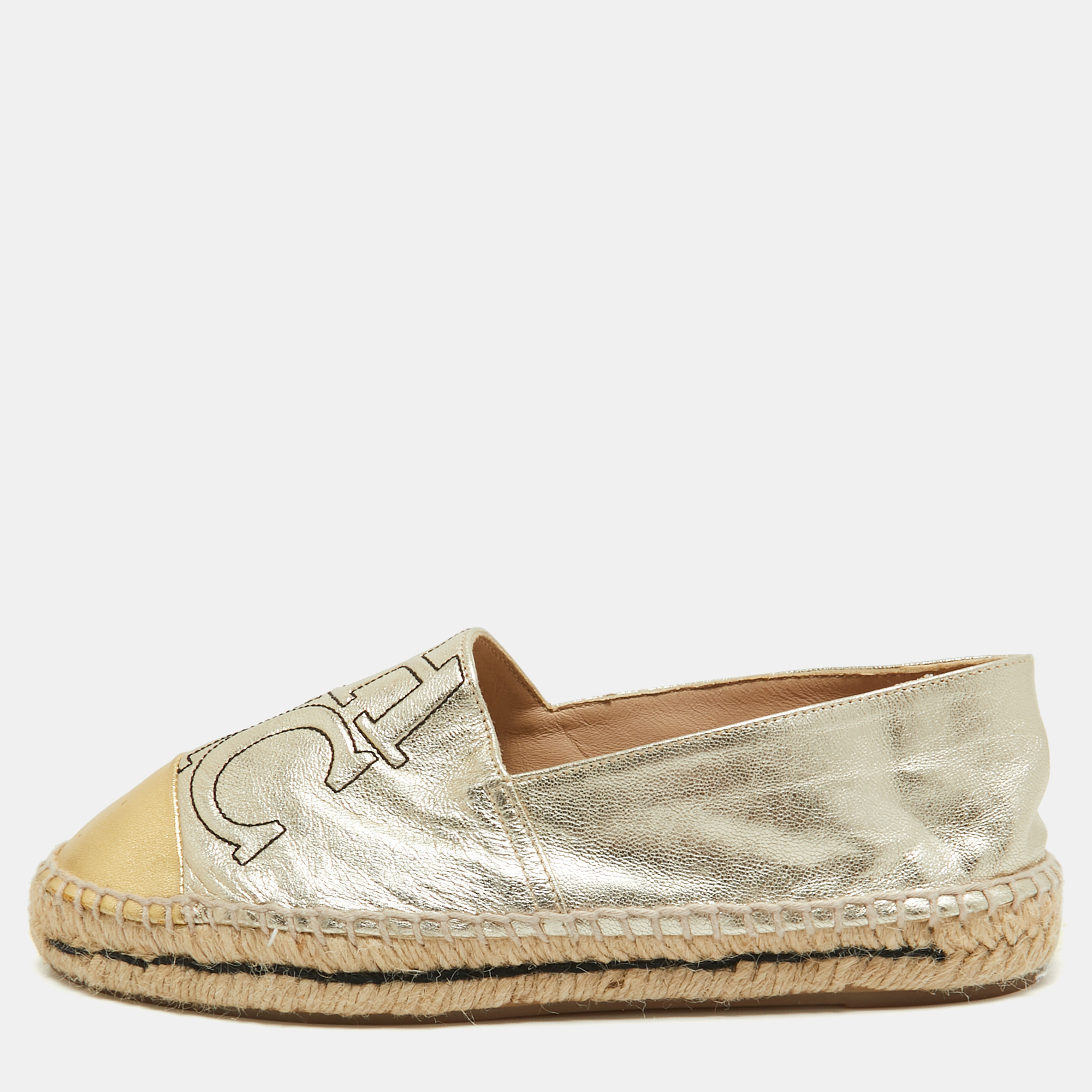 Pre-owned Ch Carolina Herrera Gold Leather Espadrille Flats Size 38