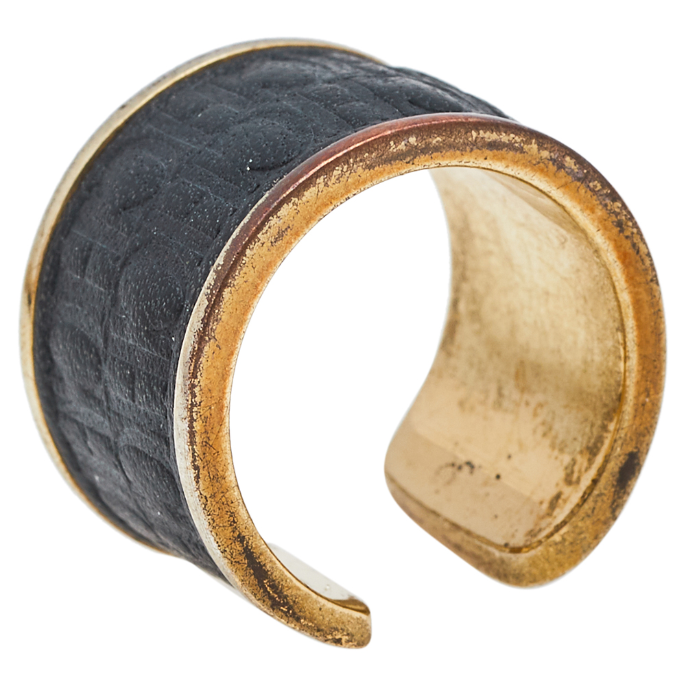 

CH Carolina Herrera Black Leather Gold Tone Open Ring Size