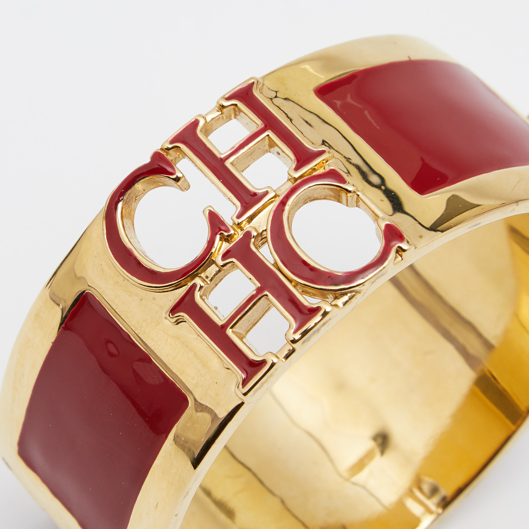 

CH Carolina Herrera CH Red Enamel Logo Gold Tone Clasp Bracelet