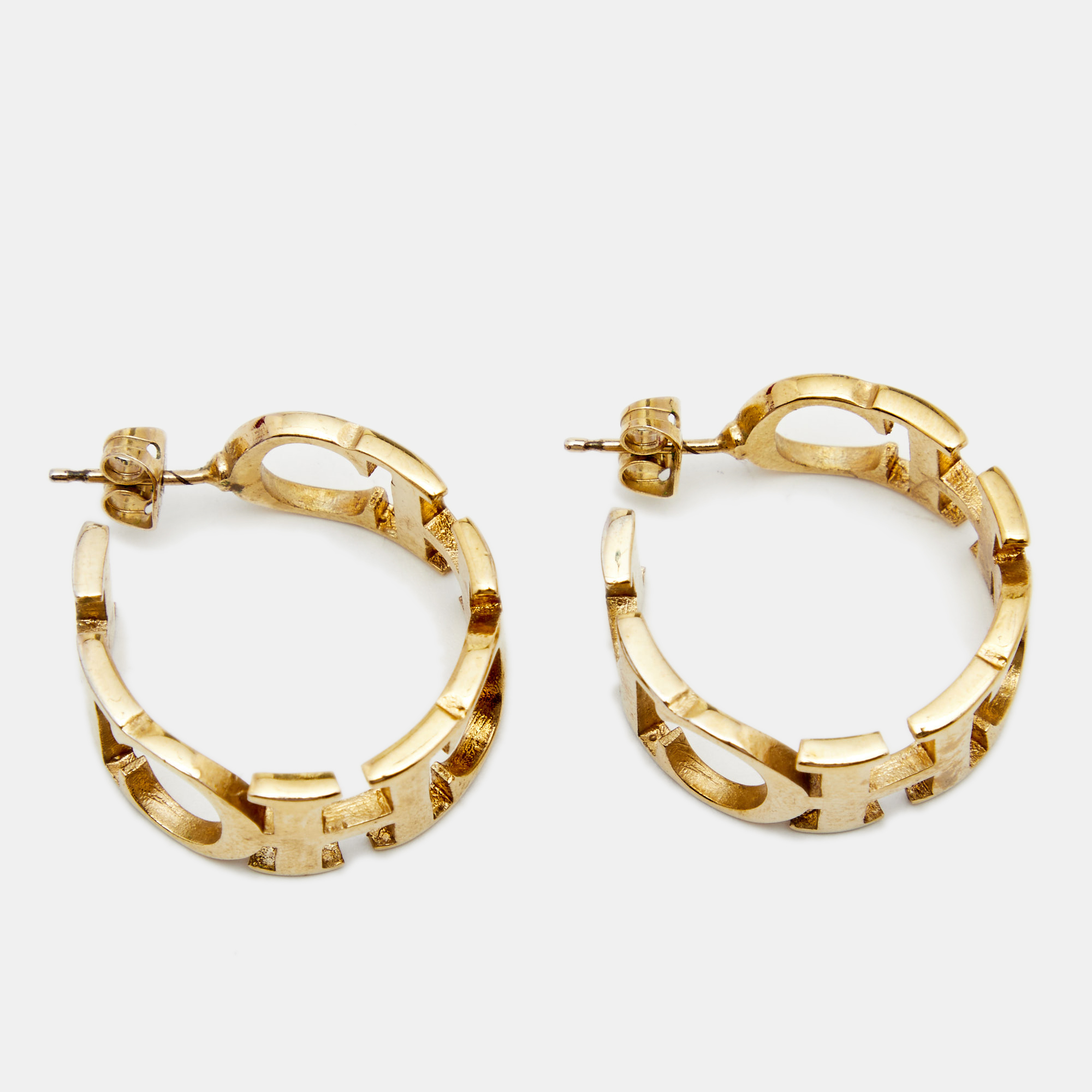 

CH Carolina Herrera Logo Heart Gold Tone Hoop Earrings