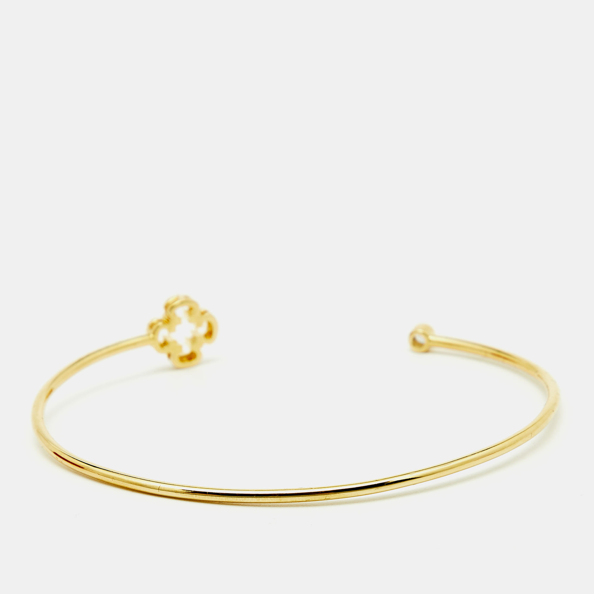 

CH Carolina Herrera Gold Tone Petite Rosetta Insignia Cuff Bracelet & Stud Earrings Set