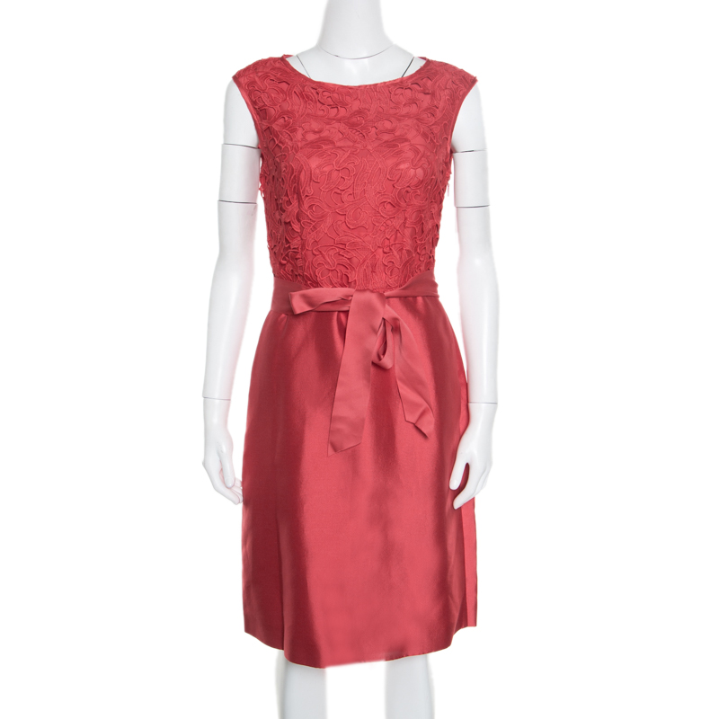 Pre Owned فستان سي أتش كارولينا هيريرا دانتيل أحمر بحزام وبلا أكمام S