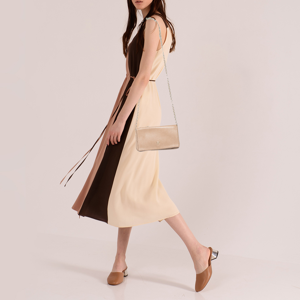 

CH Carolina Herrera Beige Leather Flap Chain Shoulder Bag