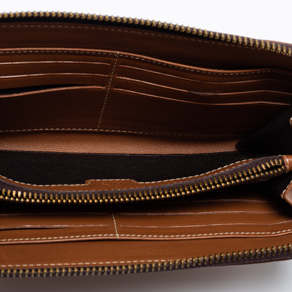 

CH Carolina Herrera Brown Leather Zip Around Wallet