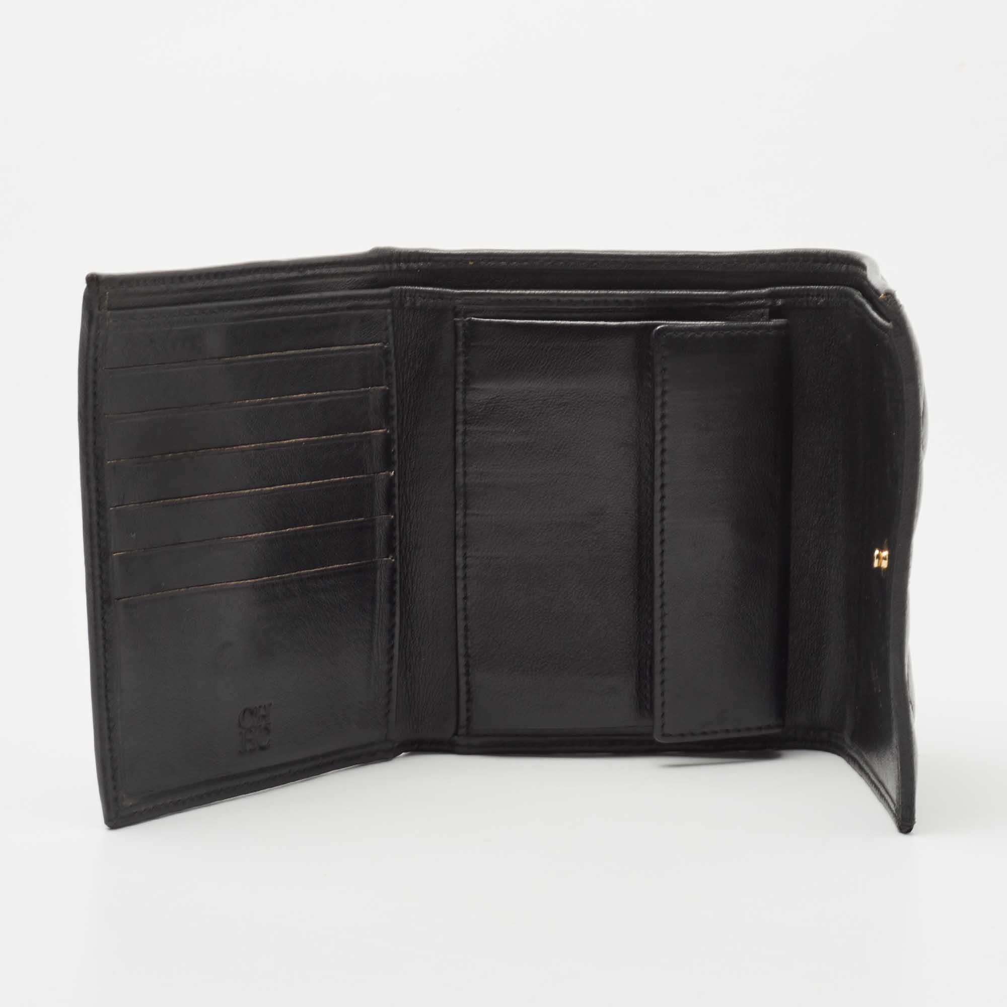 

CH Carolina Herrera Black Quilted Leather Logo Trifold Wallet