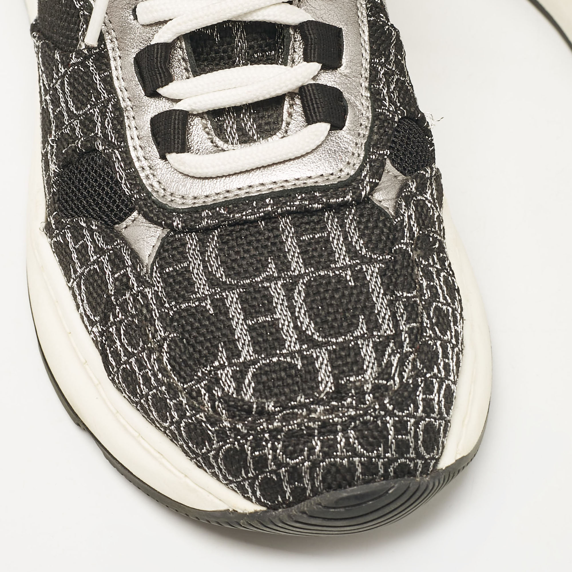 CH Carolina Herrera Black/Silver Canvas Low Top Sneakers Size 39 