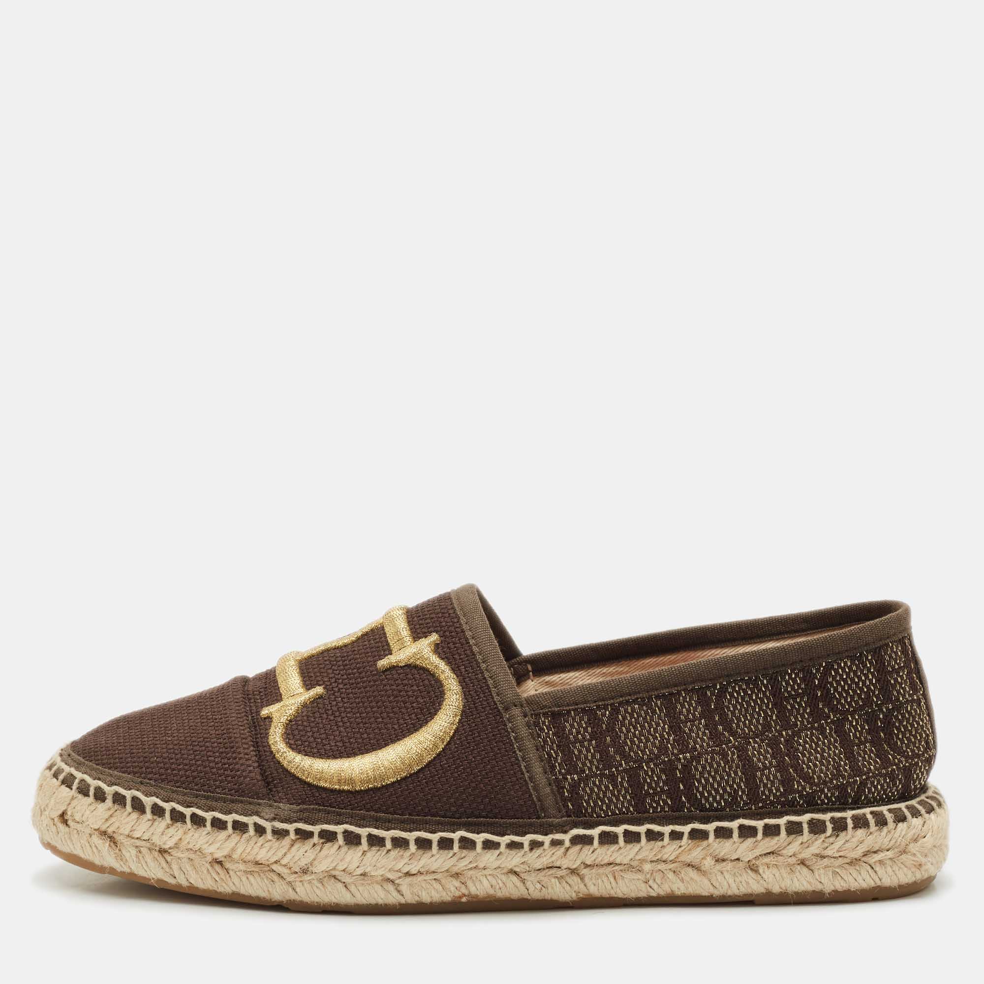 

CH Carolina Herrera Dark Brown Canvas Logo Espadrille Flats Size