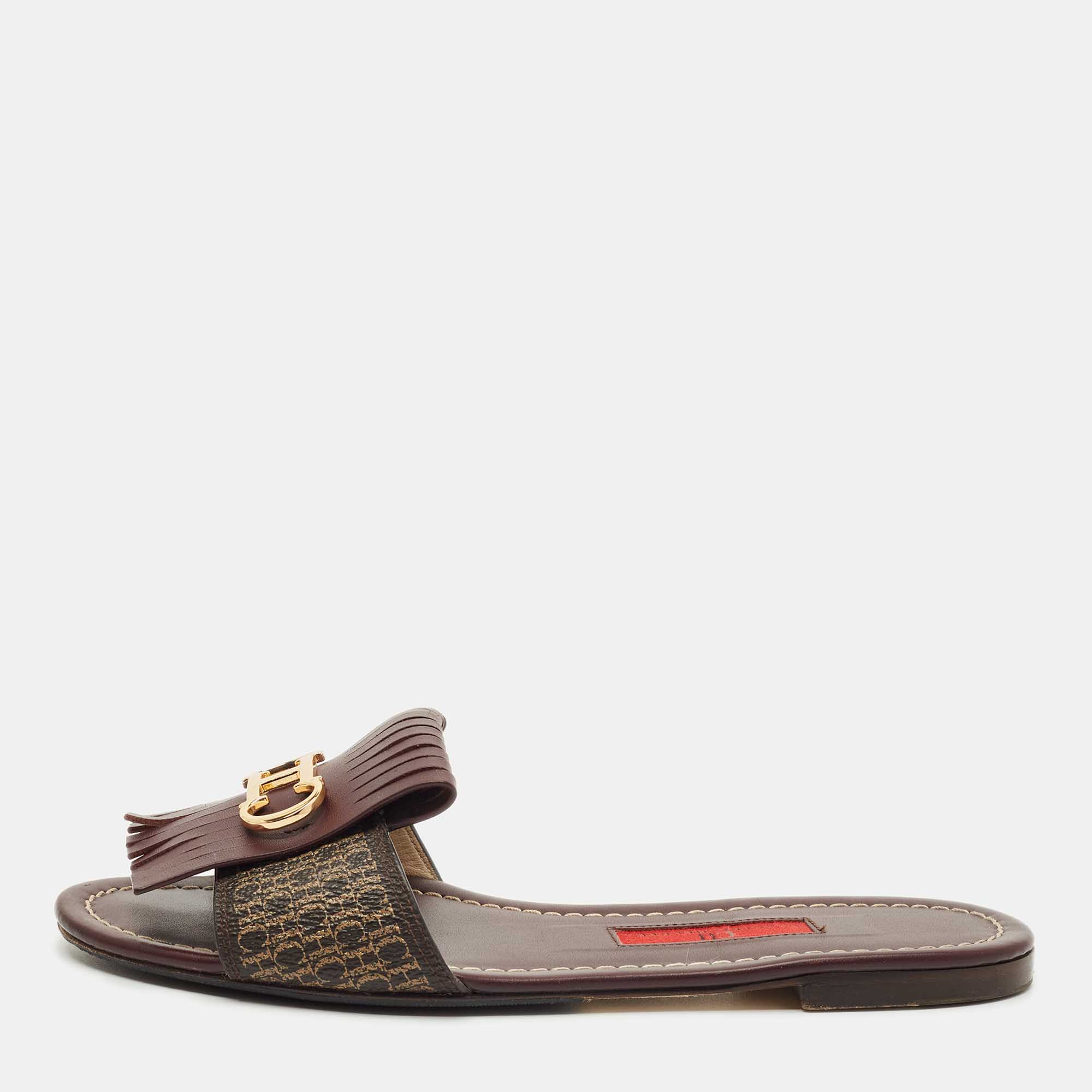 Pre-owned Ch Carolina Herrera Burgundy Canvas And Leather Flat Slides Size 36