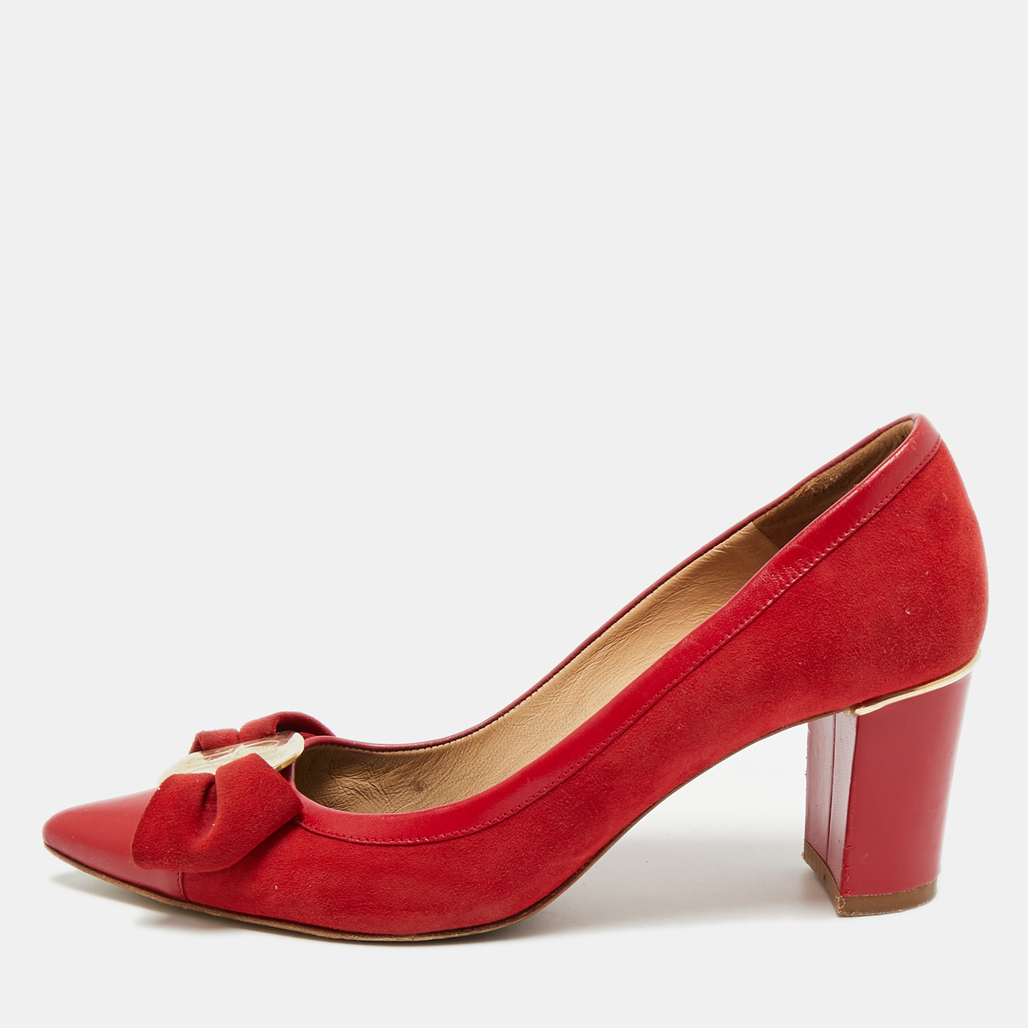 

CH Carolina Herrera Size  Red Suede Bow Pointed Pumps