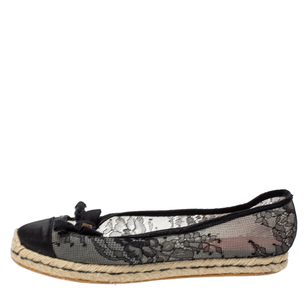 

Carolina Herrera Black Lace and Mesh Bow Espadrille Flat Size