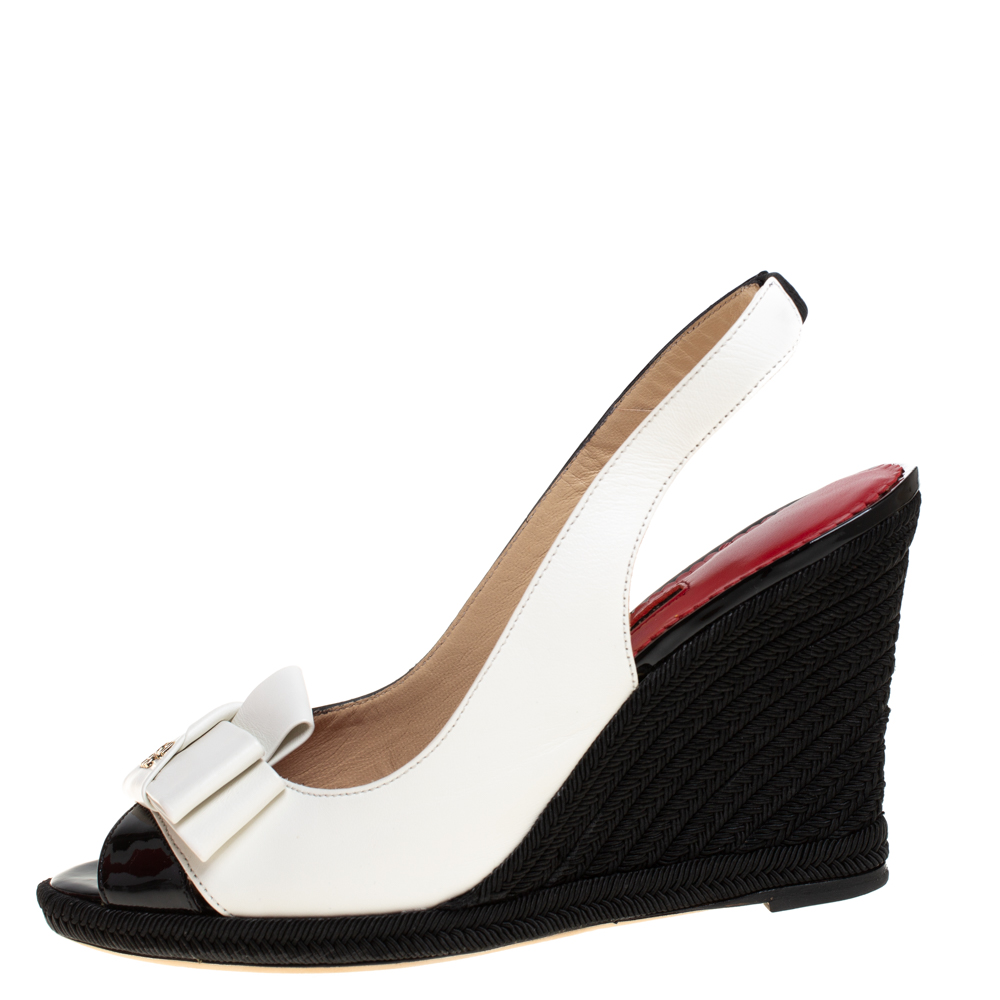 

Carolina Herrera Black/White Leather and Patent Leather Peep Toe Bow Espadrille Wedge Sandals Size, Multicolor