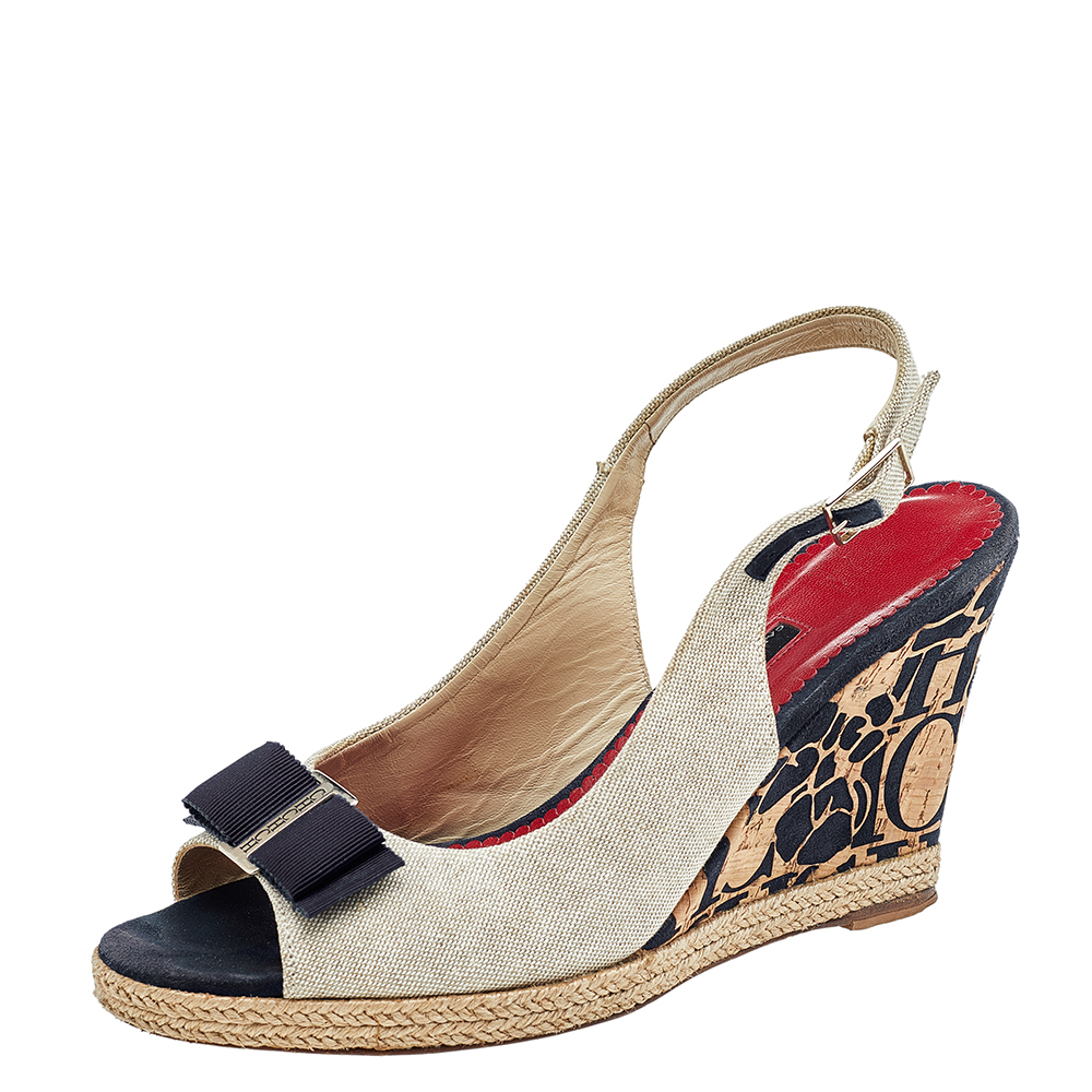Pre-owned Ch Carolina Herrera Beige Fabric Wedge Sandals Size 40