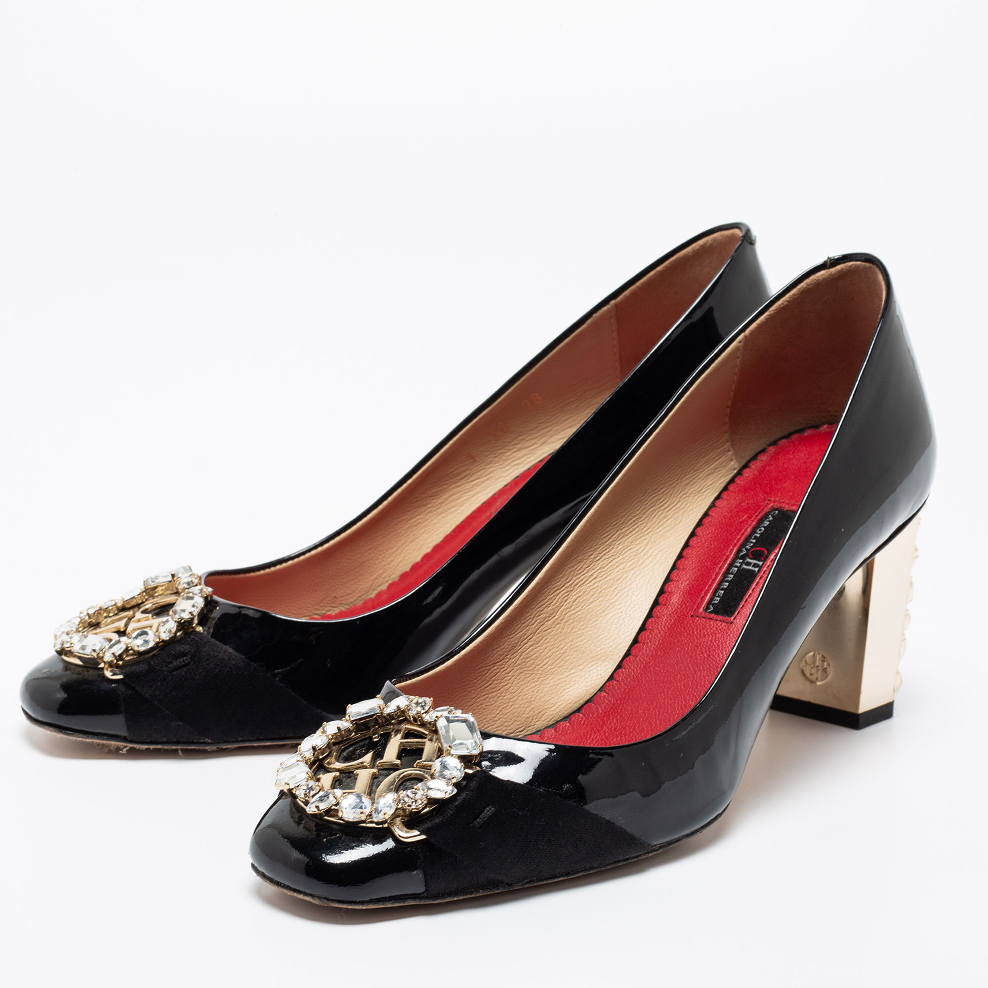 

CH Carolina Herrera Black Patent Leather Crystal Embellished Logo Pumps Size