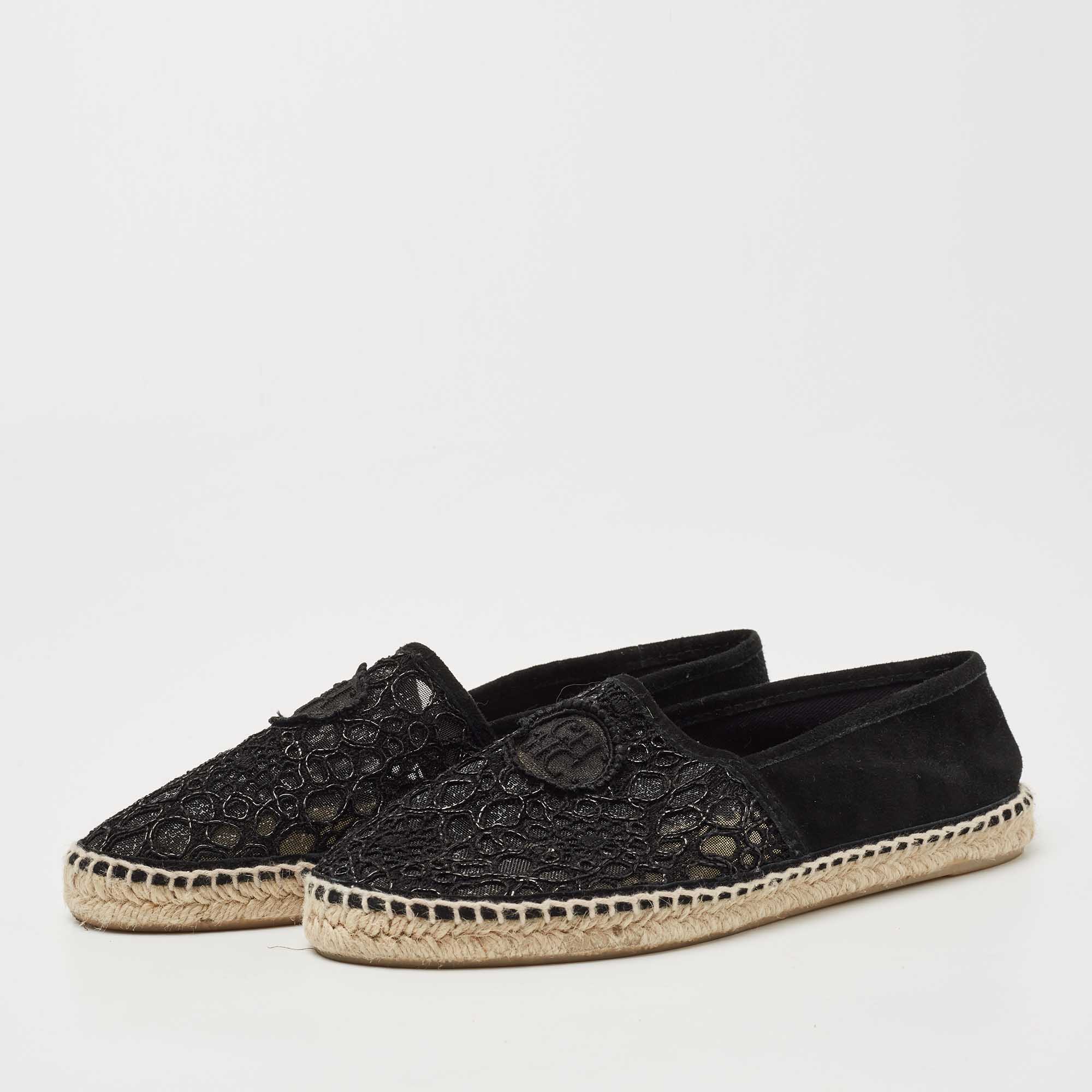 

CH Carolina Herrera Black Corded Lace And Suede Trim Espadrille Size