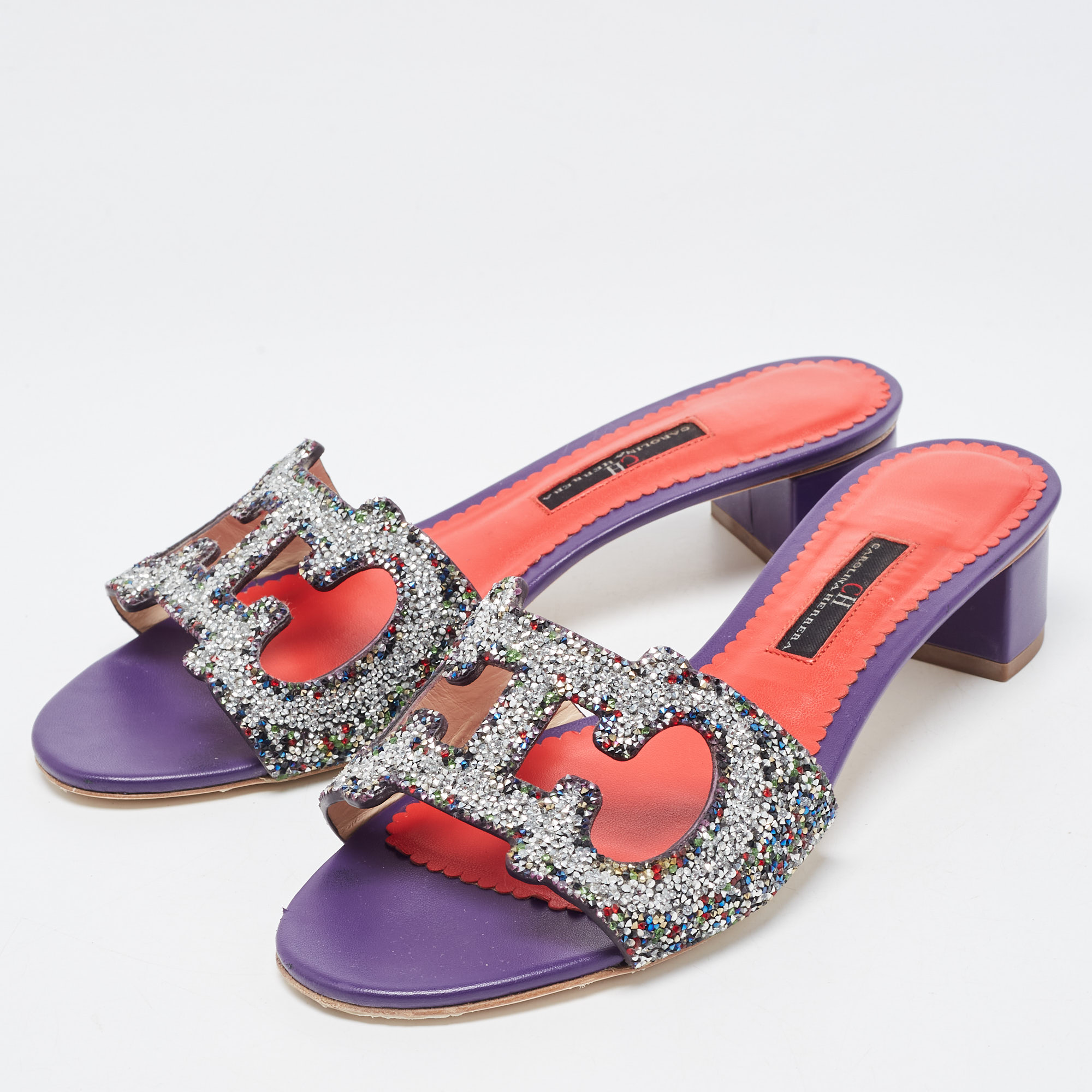 

CH Carolina Herrera Multicolor Crystal Embellished Insignia Cutout Slide Sandals Size